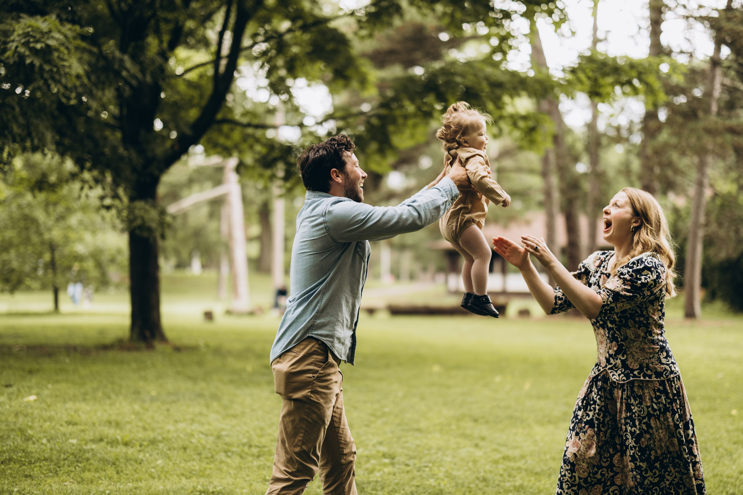 Under the rain. Wedding Photographer Toronto
