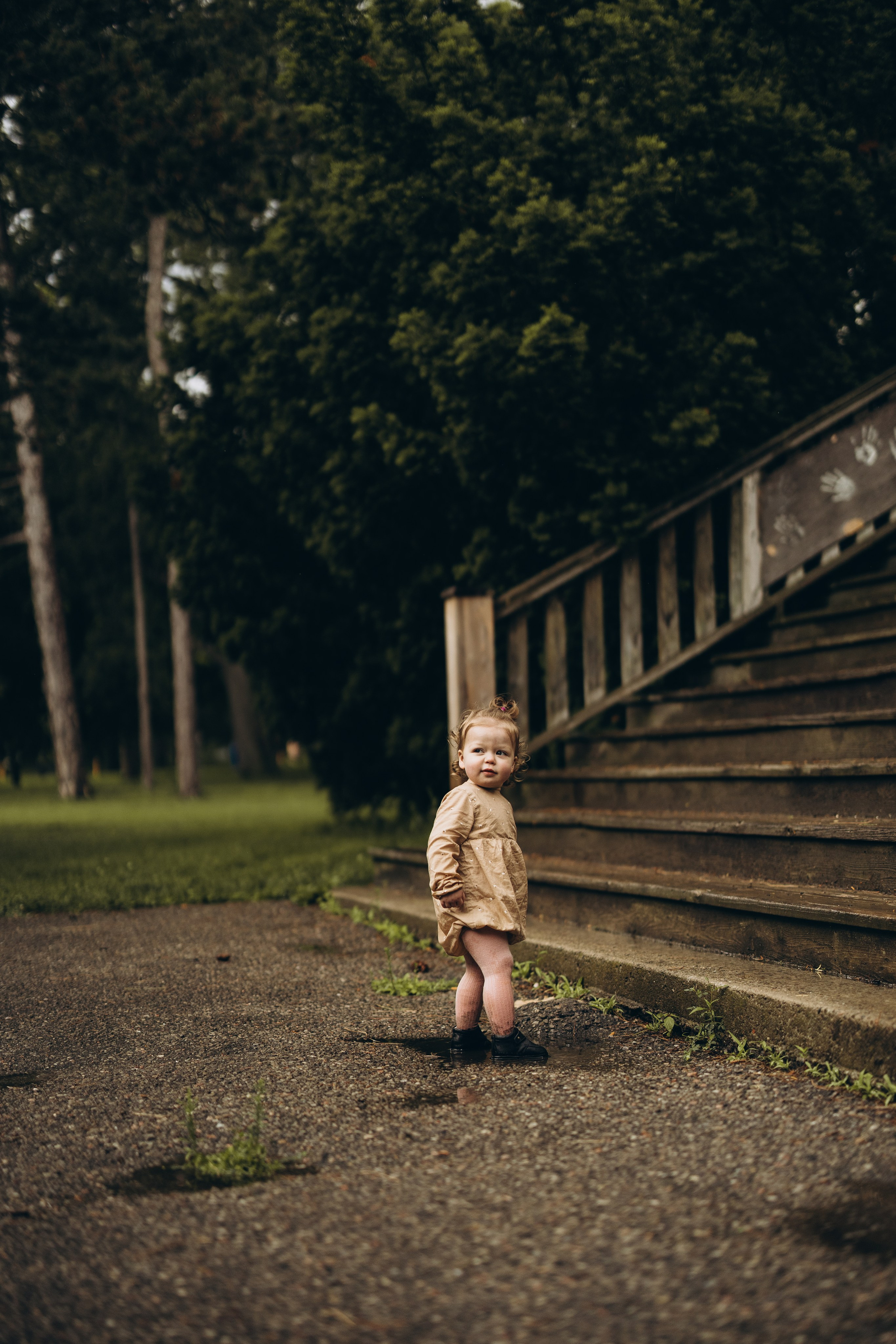 Under the rain. Wedding Photographer Toronto