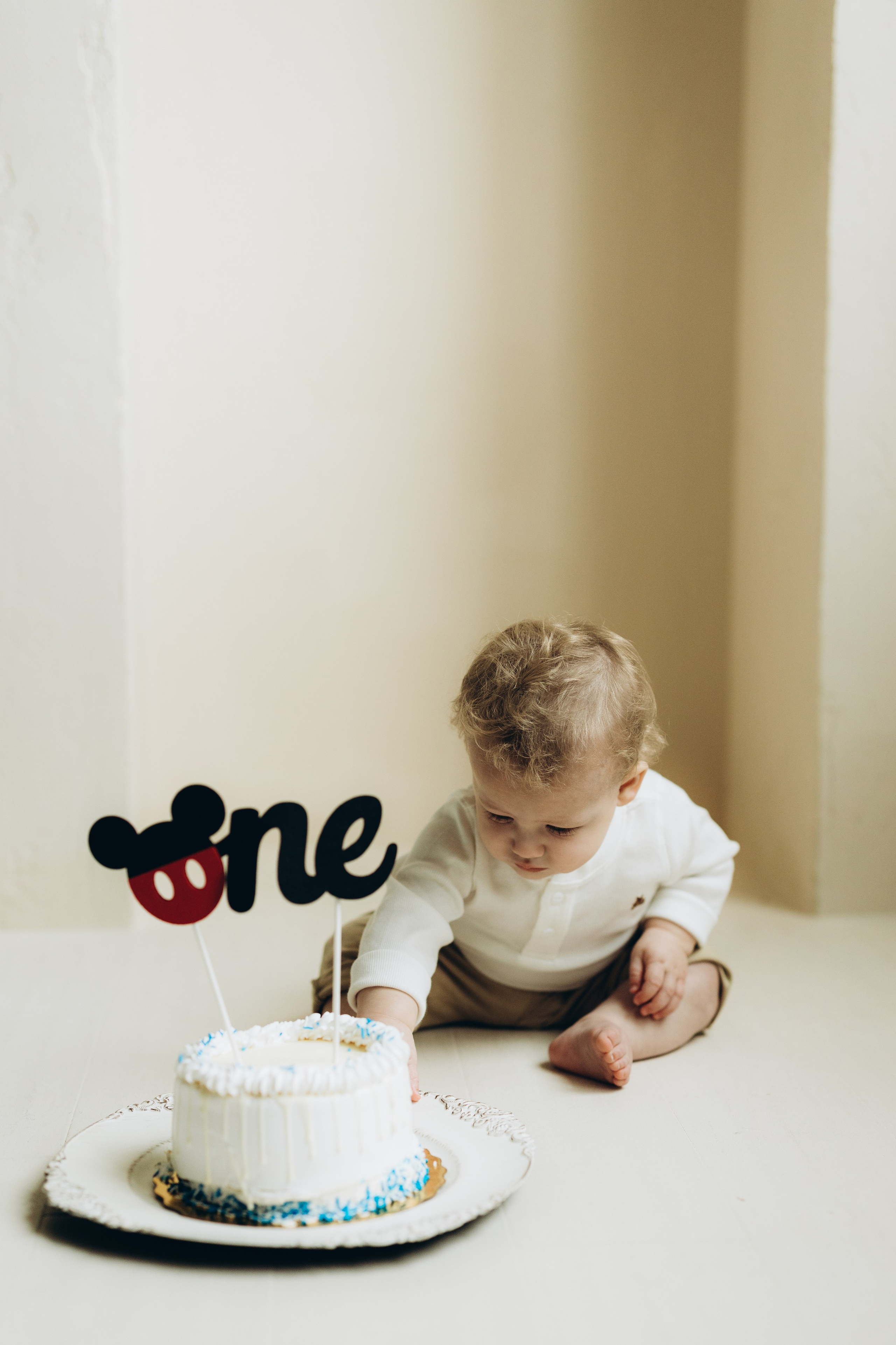 Cake smash. Wedding Photographer Toronto