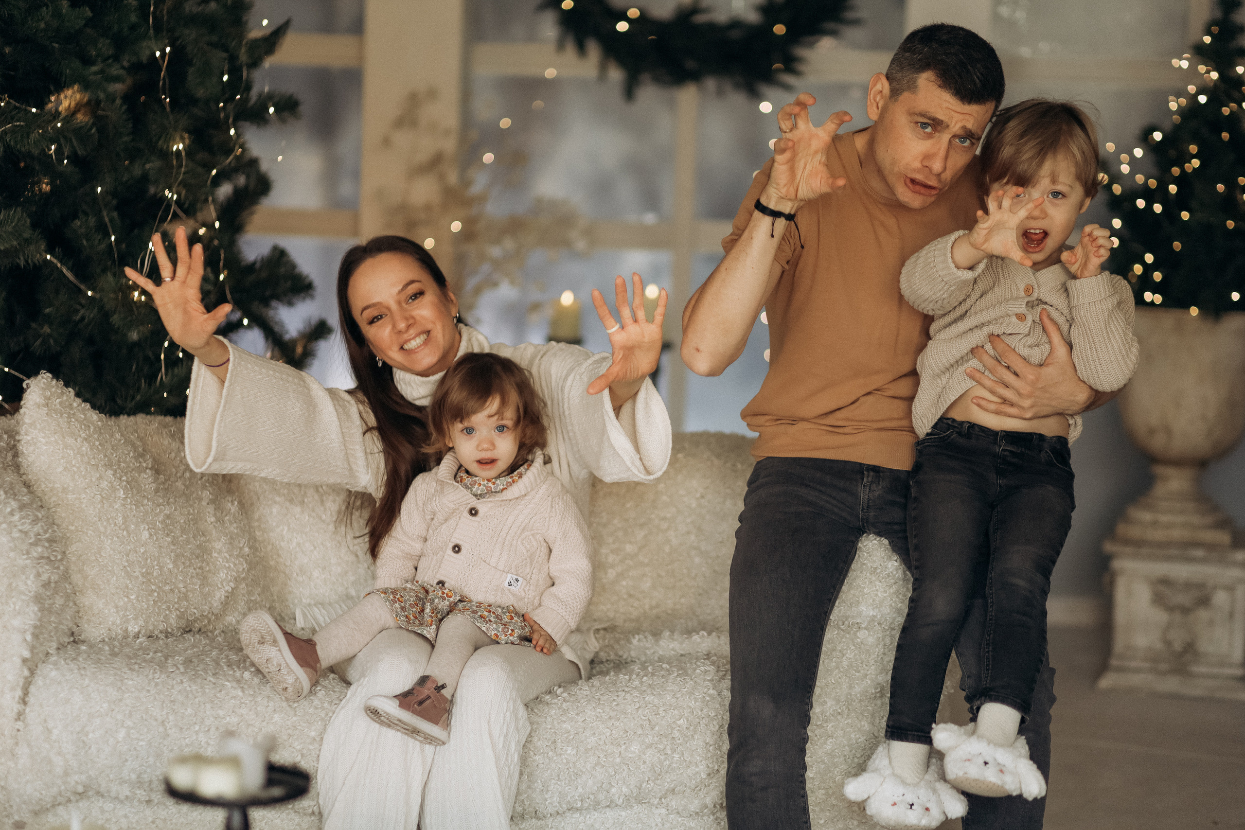 Cozy Christmas time!. Wedding Photographer Toronto