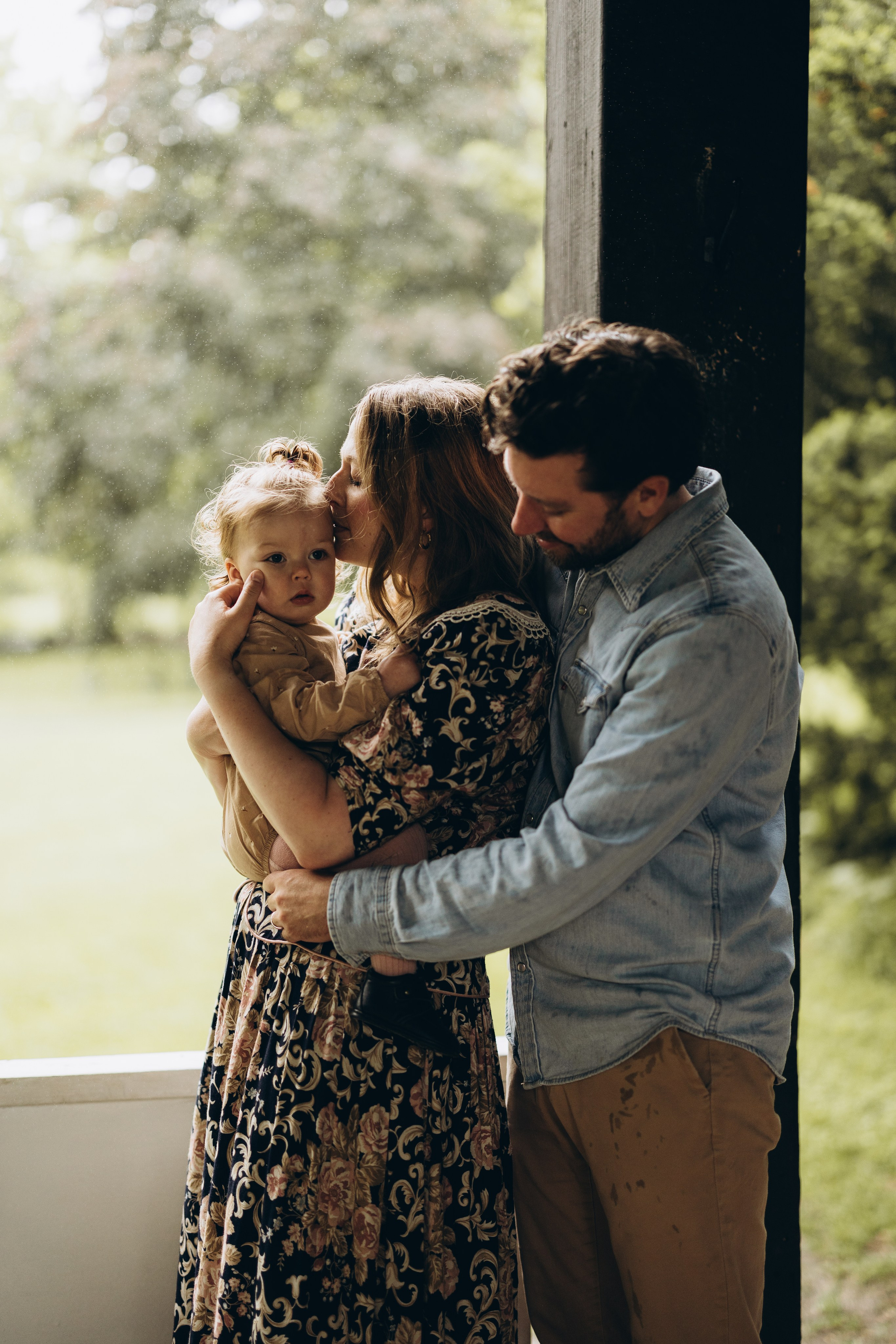 Under the rain. Wedding Photographer Toronto