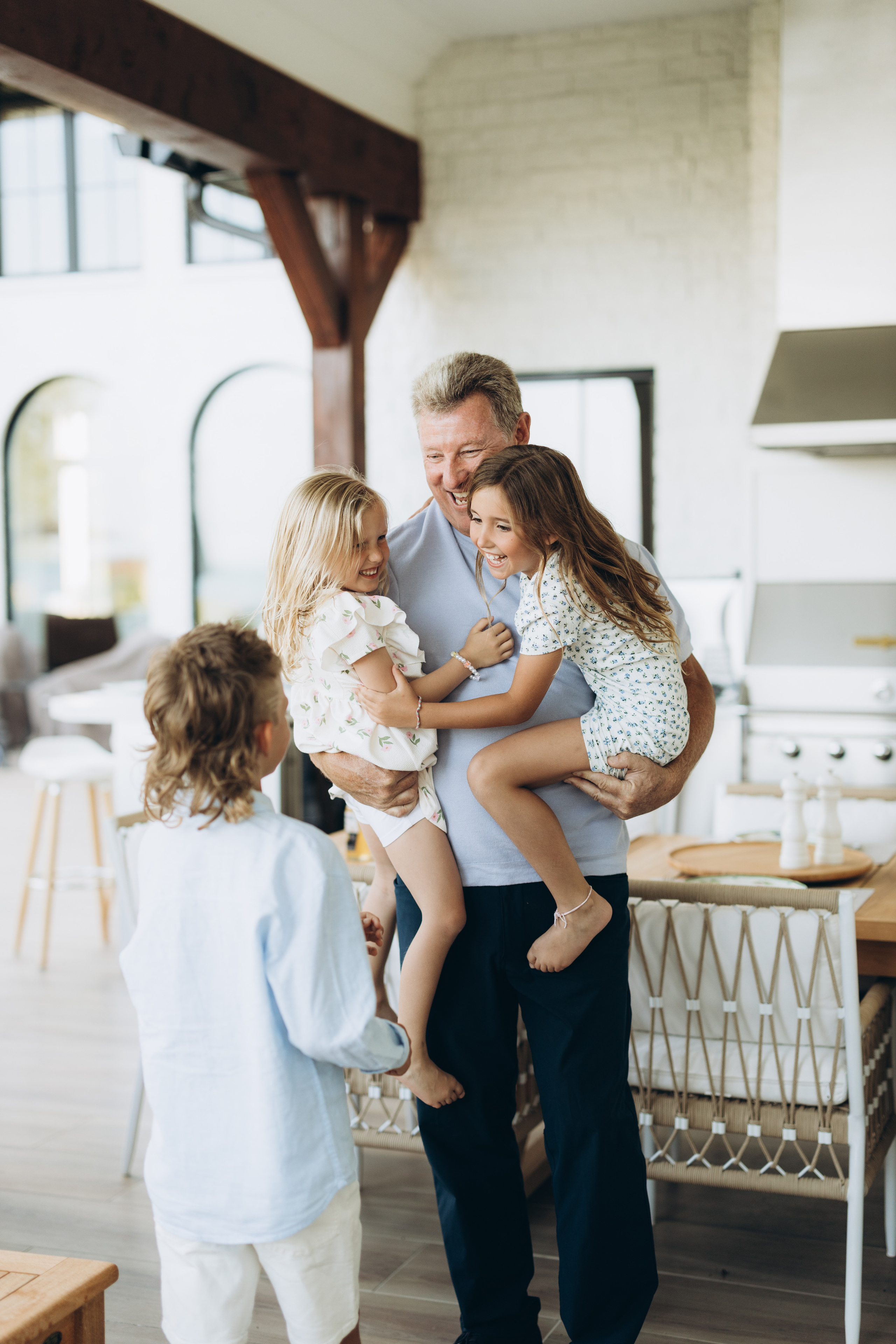 Family time. Wedding Photographer Toronto