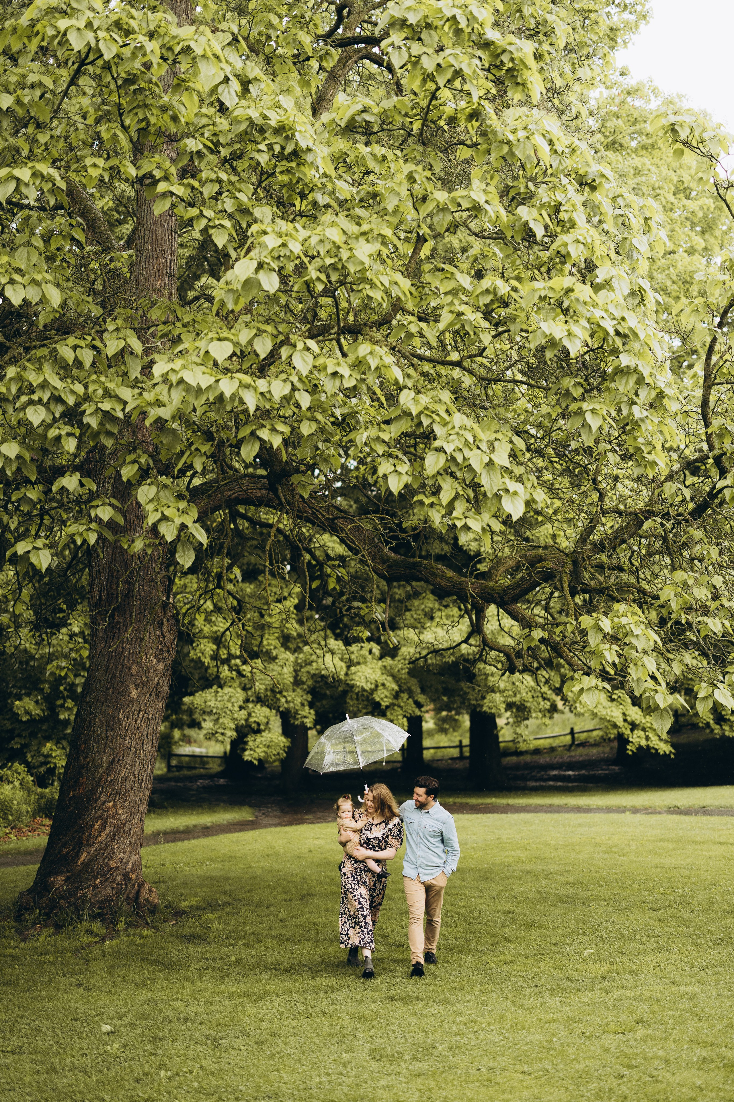 Under the rain. Wedding Photographer Toronto