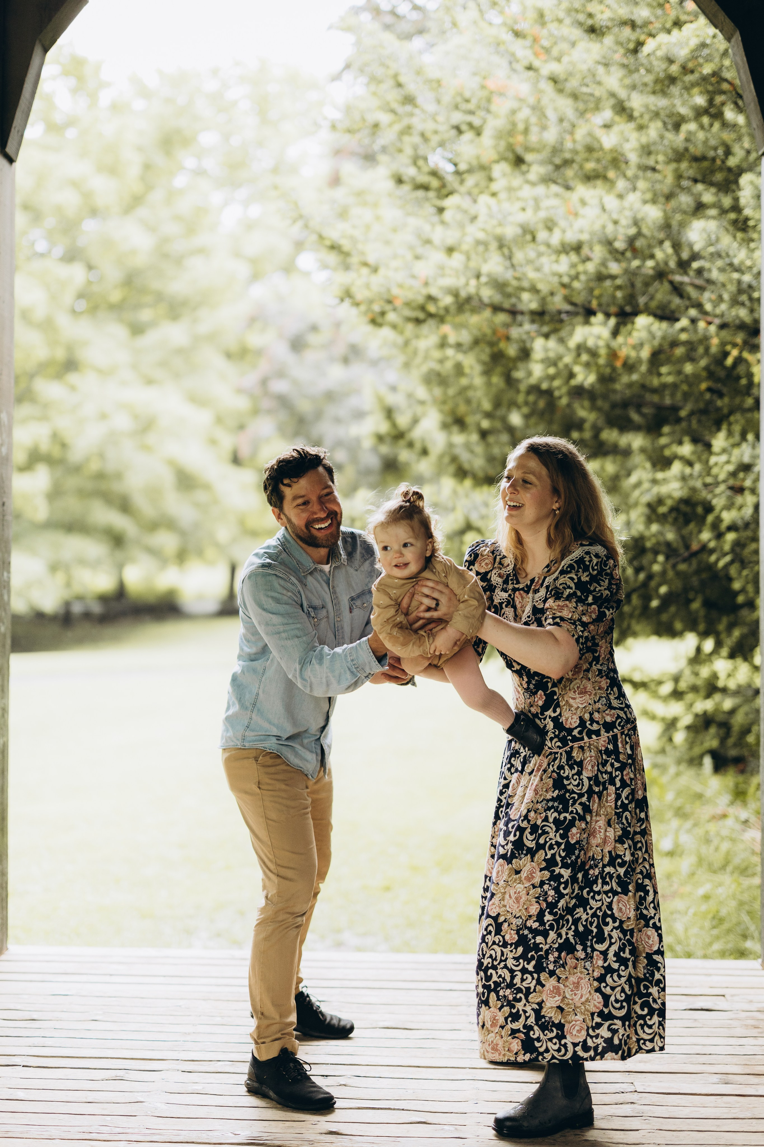 Under the rain. Wedding Photographer Toronto