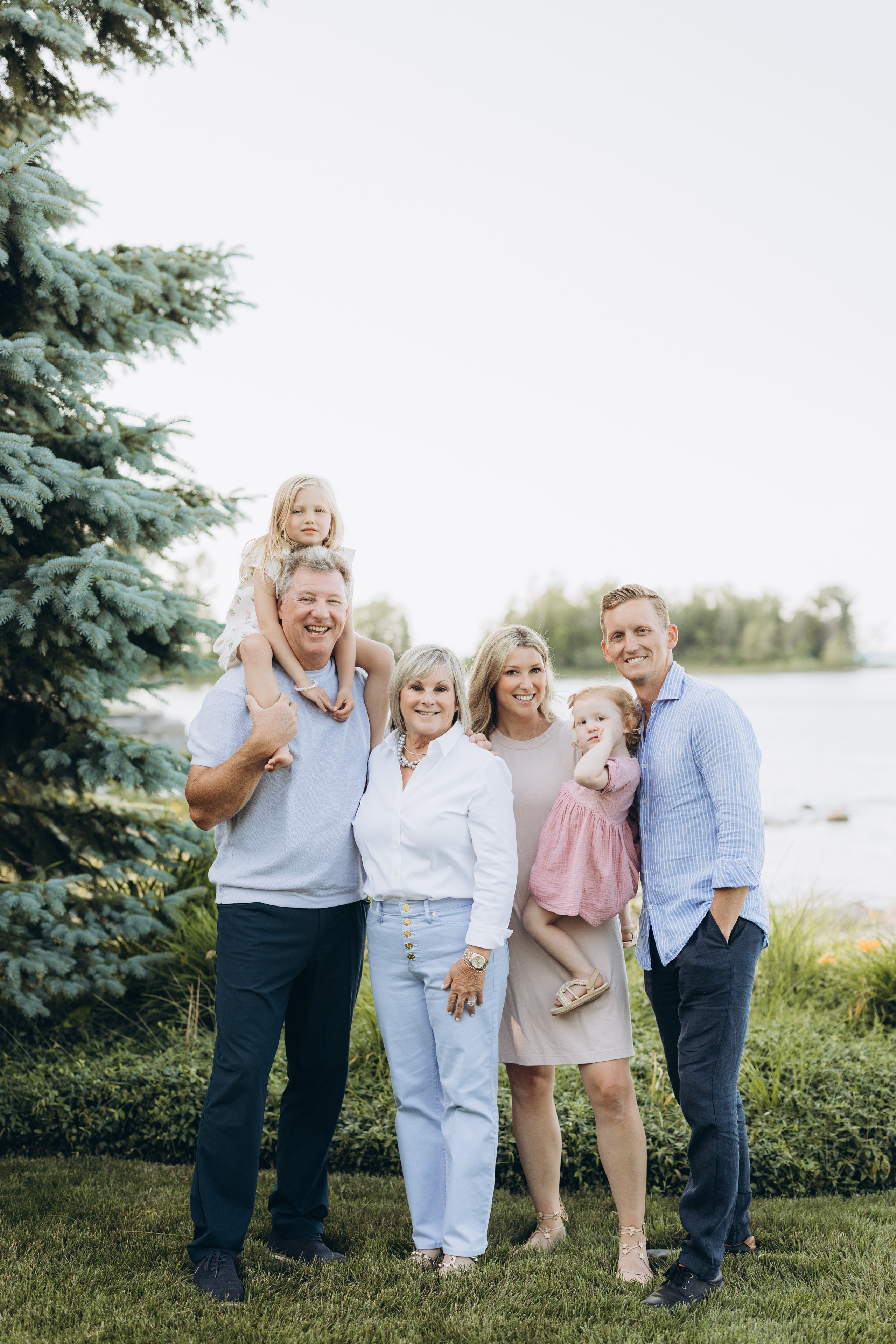 Family time. Wedding Photographer Toronto