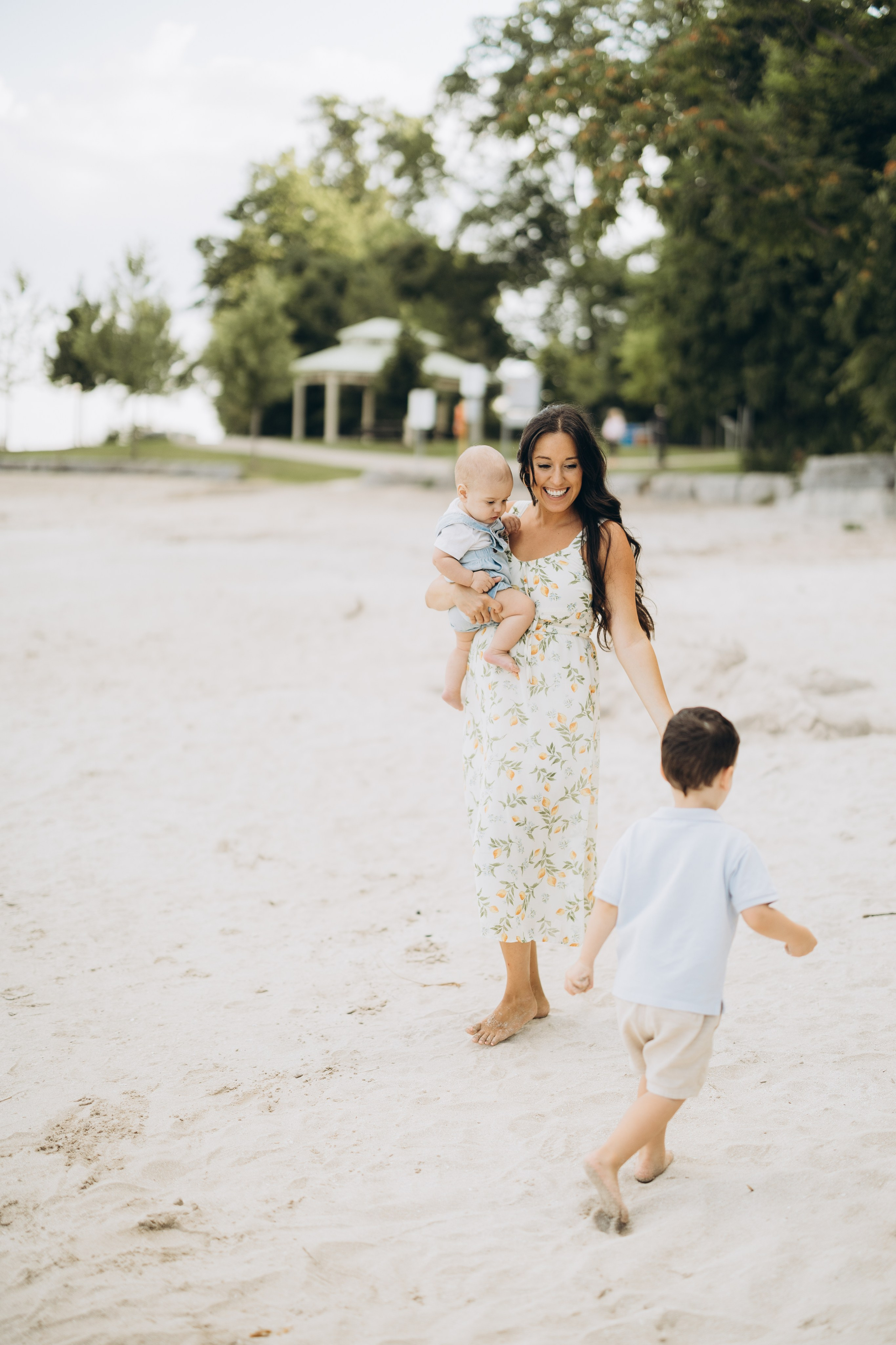 Beach photo session. Wedding Photographer Toronto