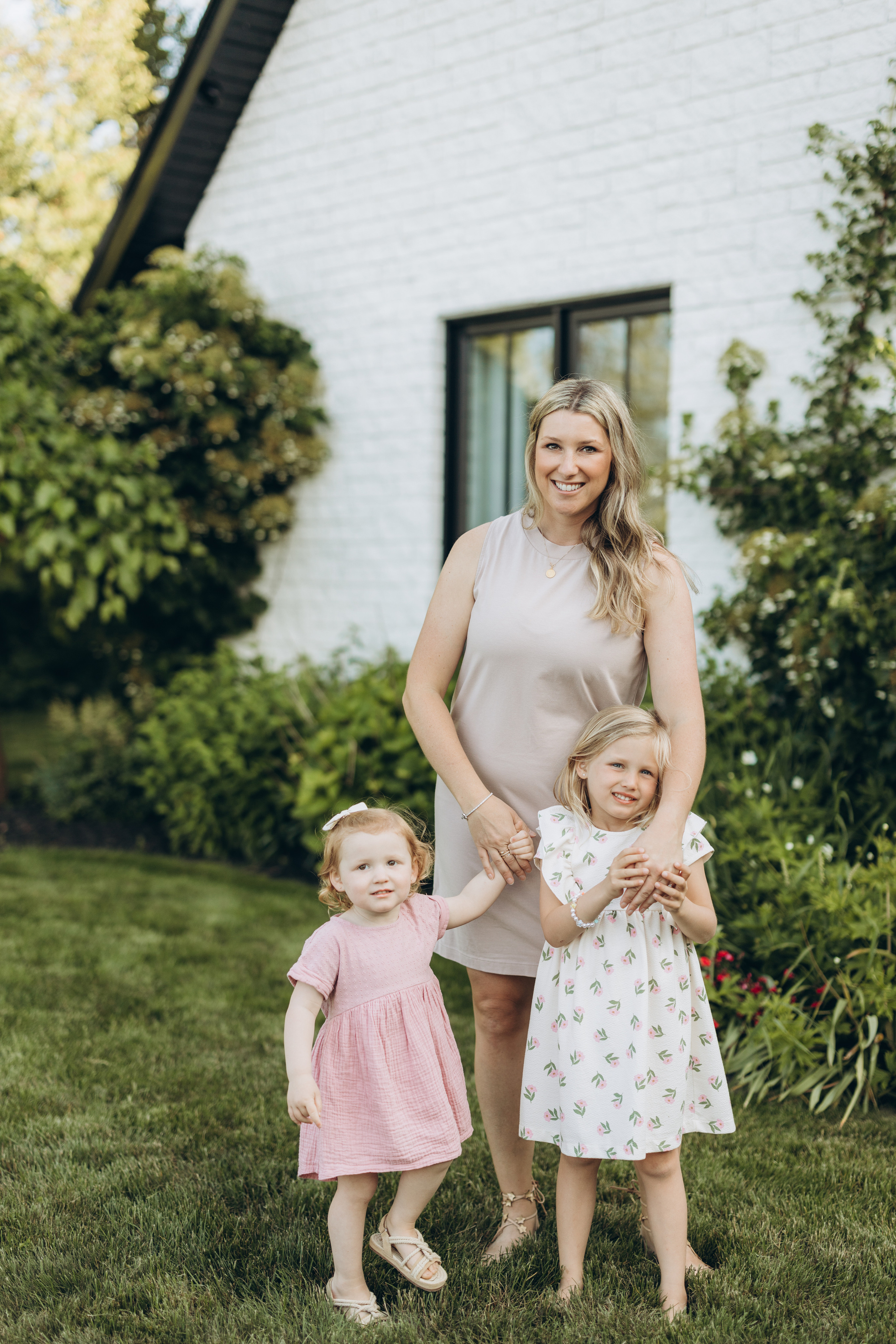 Family time. Wedding Photographer Toronto