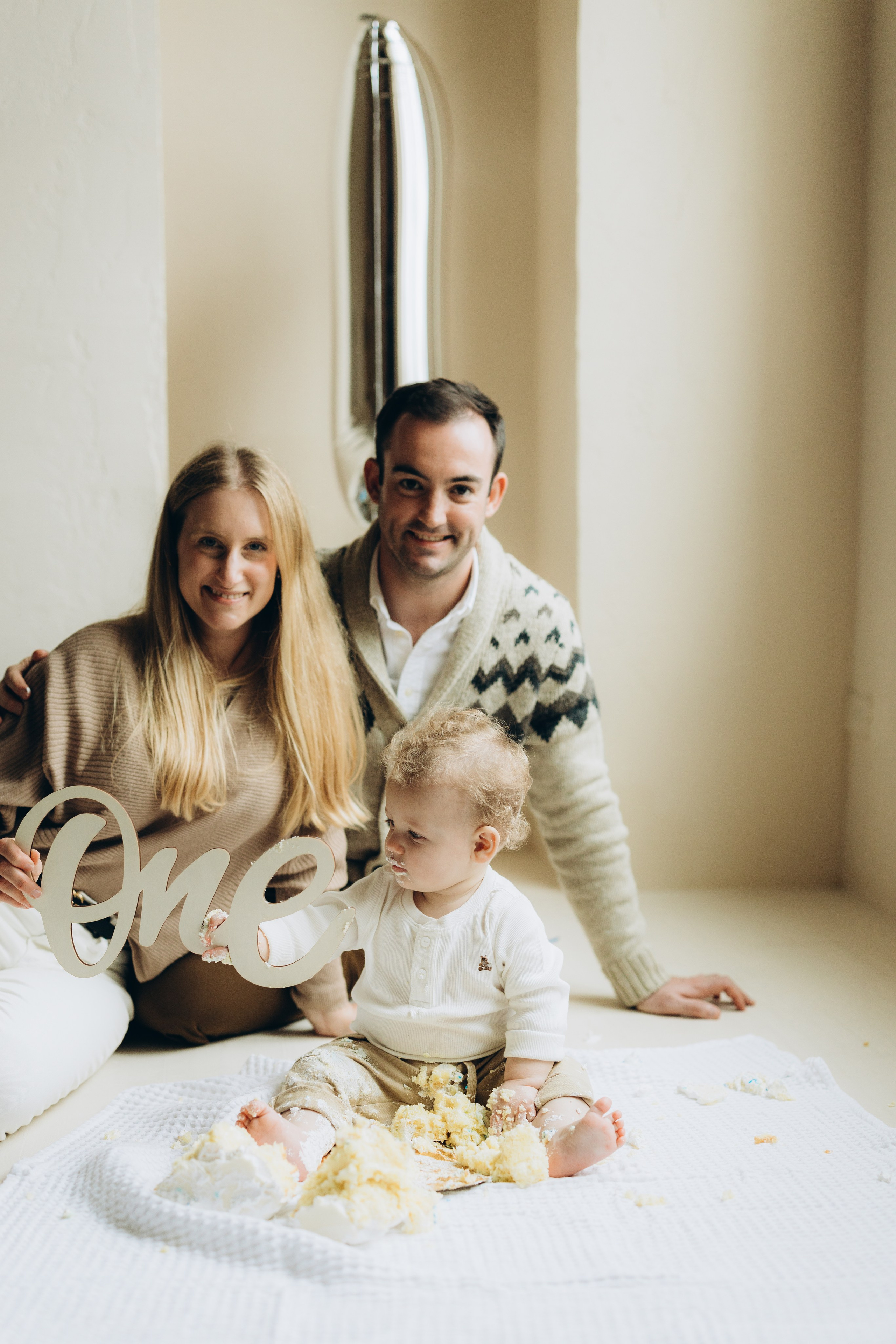 Cake smash. Wedding Photographer Toronto