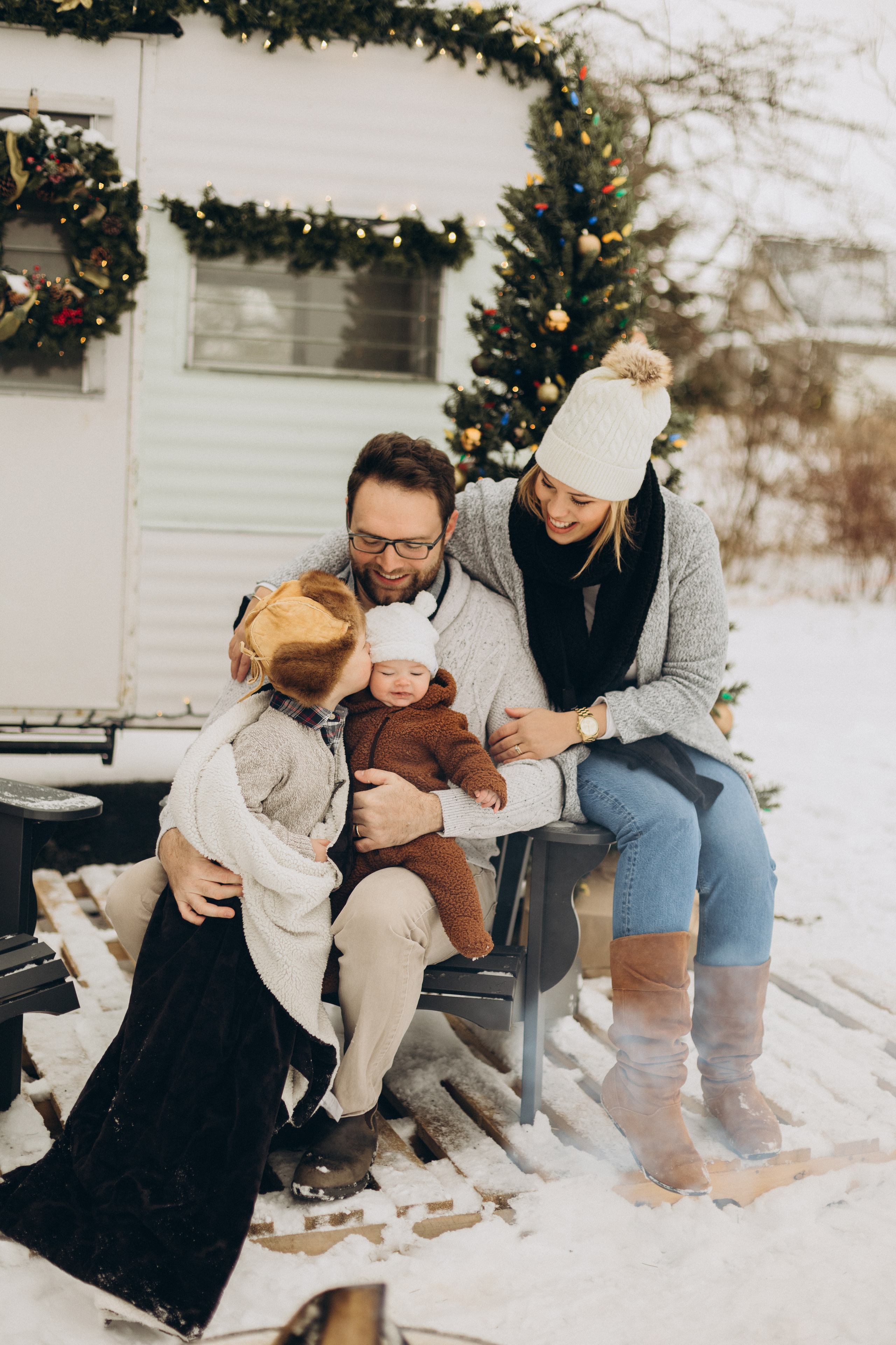 Family time. Wedding Photographer Toronto
