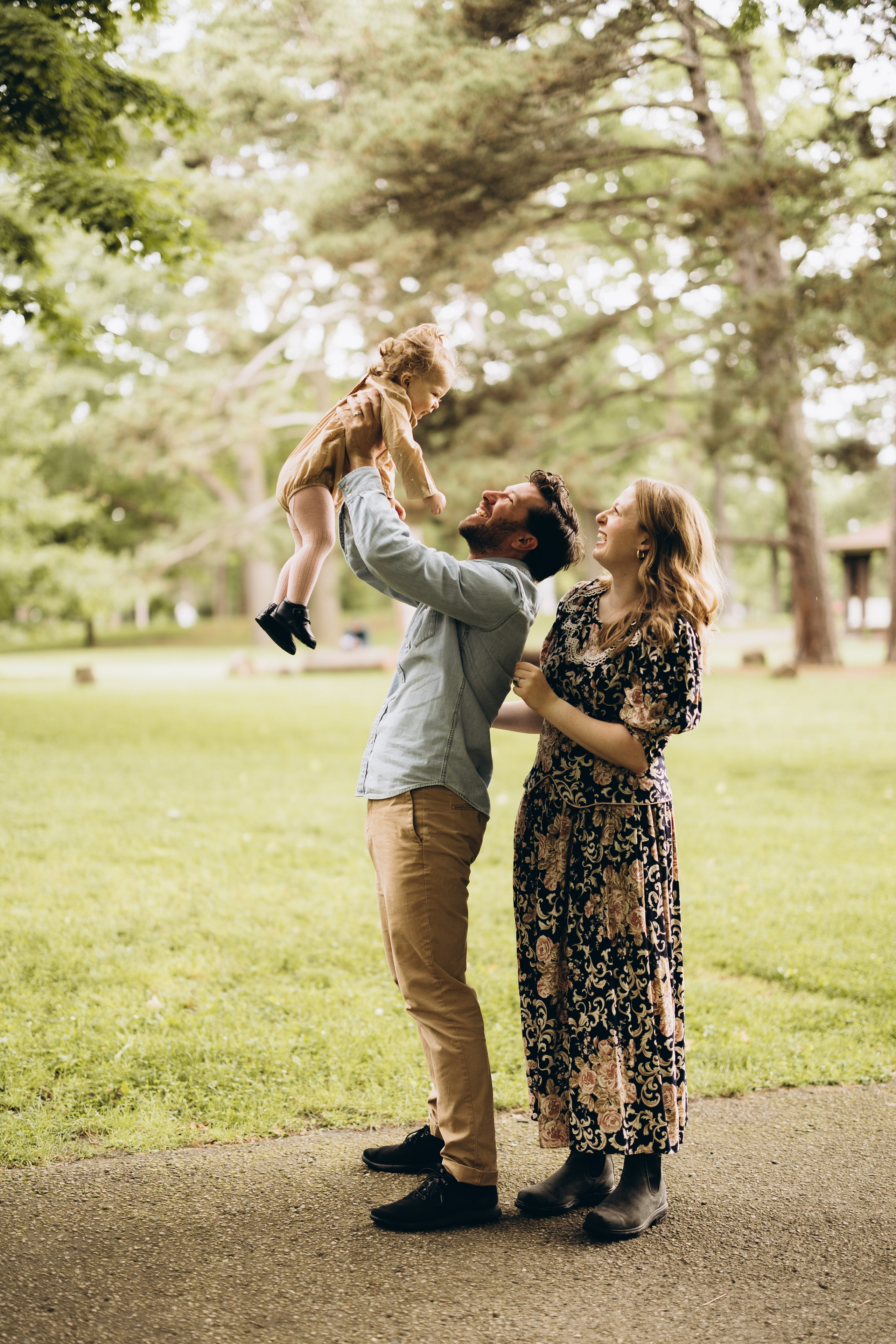 Under the rain. Wedding Photographer Toronto