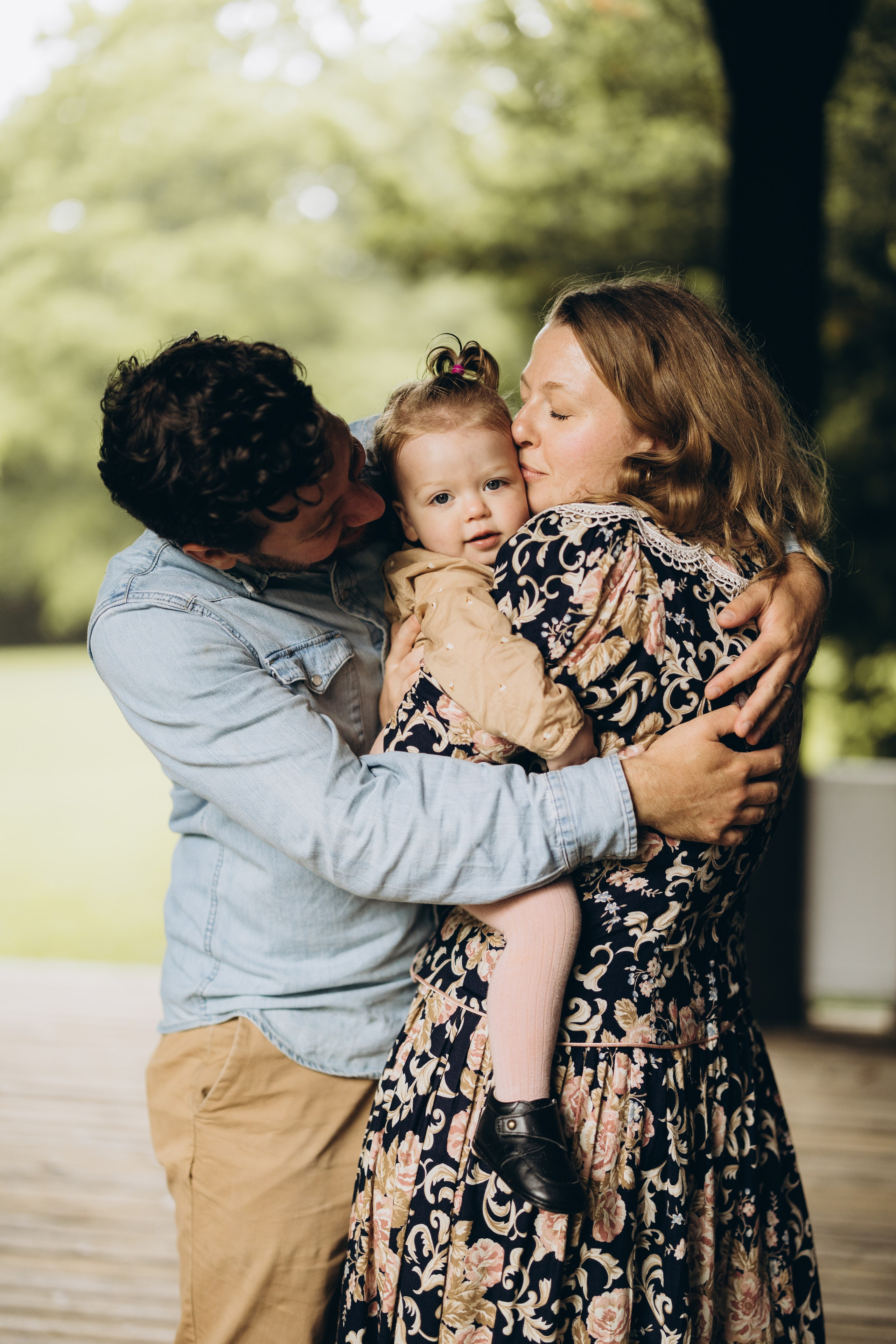 Under the rain. Wedding Photographer Toronto