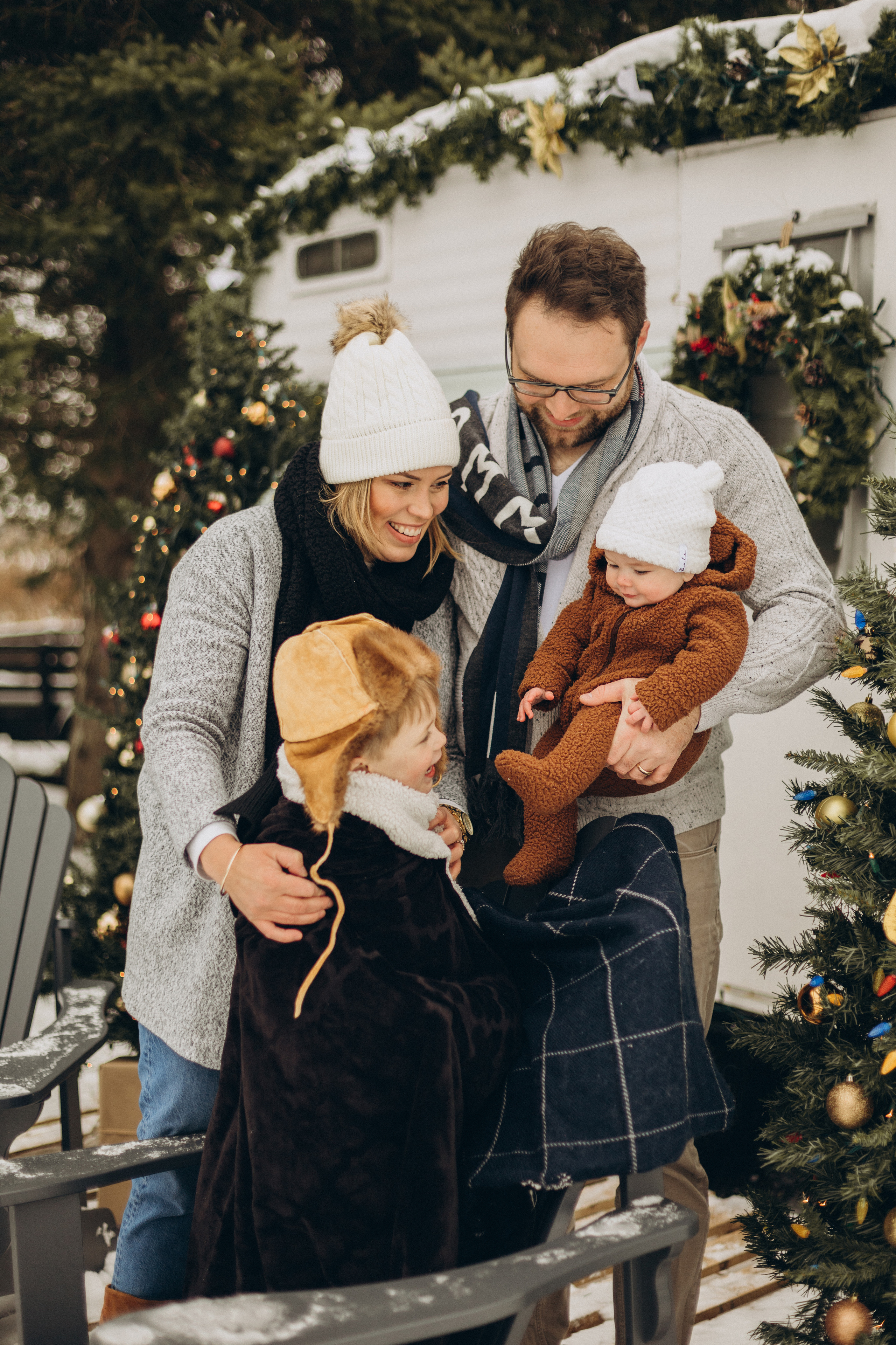 Family time. Wedding Photographer Toronto