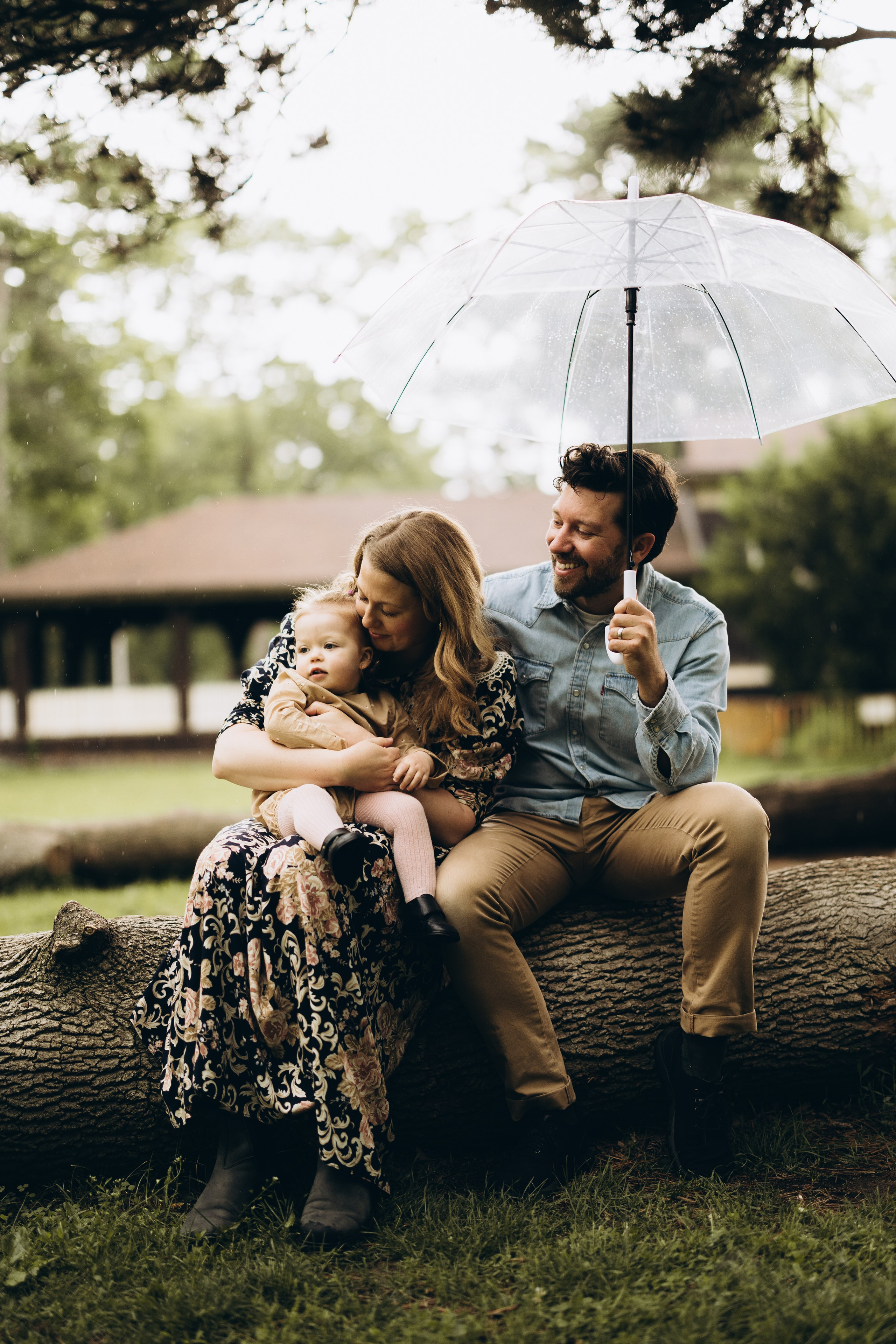 Under the rain. Wedding Photographer Toronto