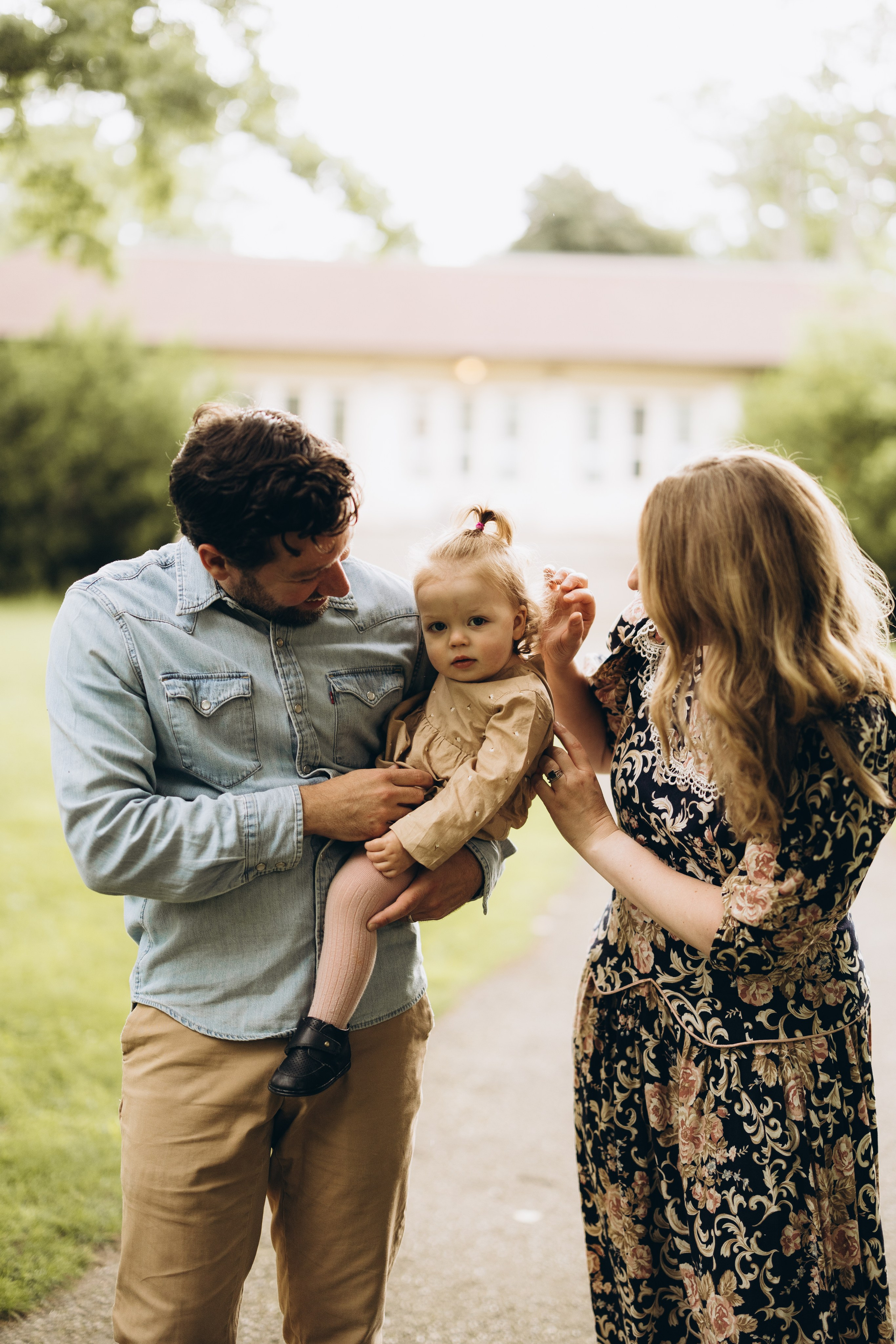 Under the rain. Wedding Photographer Toronto