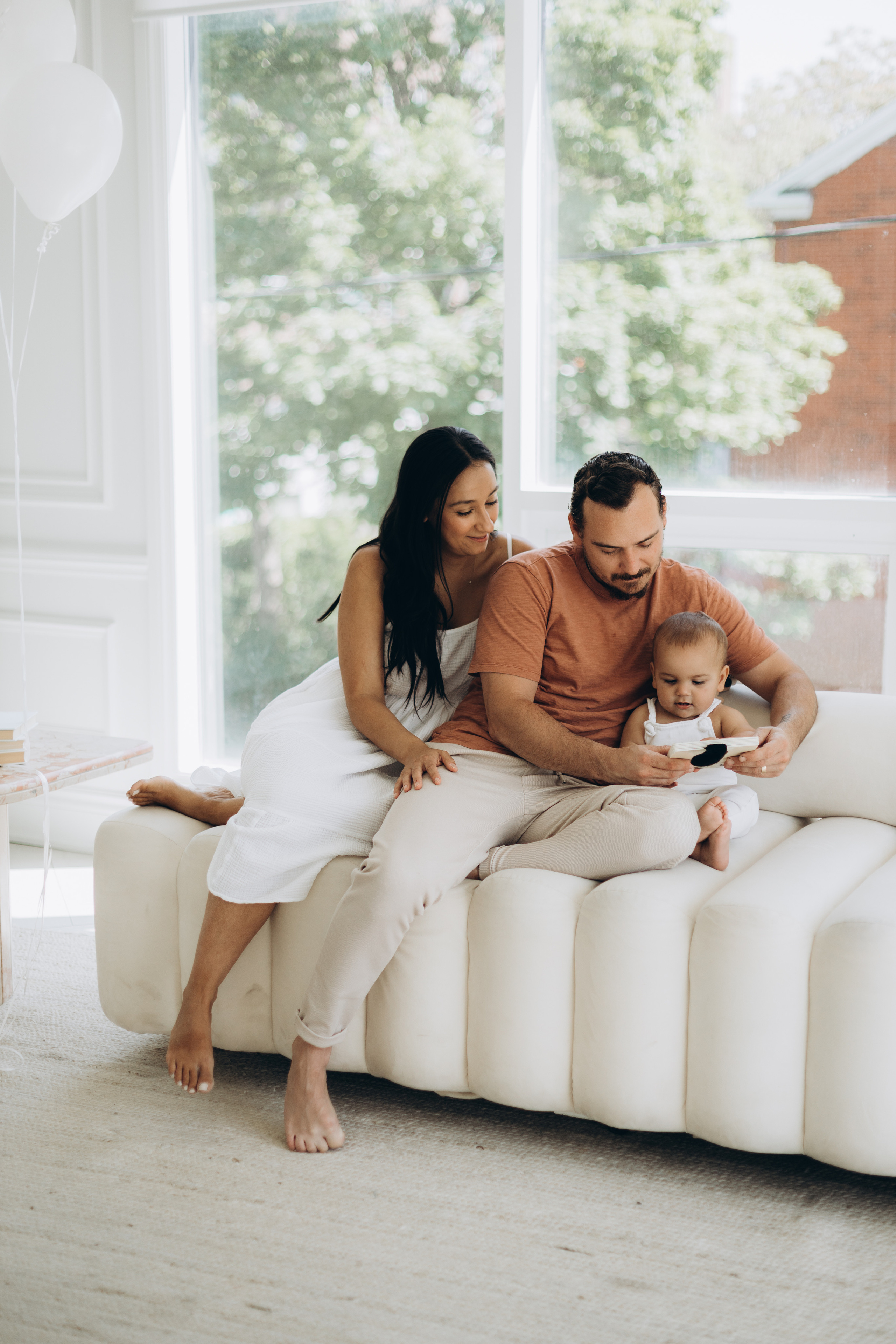 Cake smash. Wedding Photographer Toronto