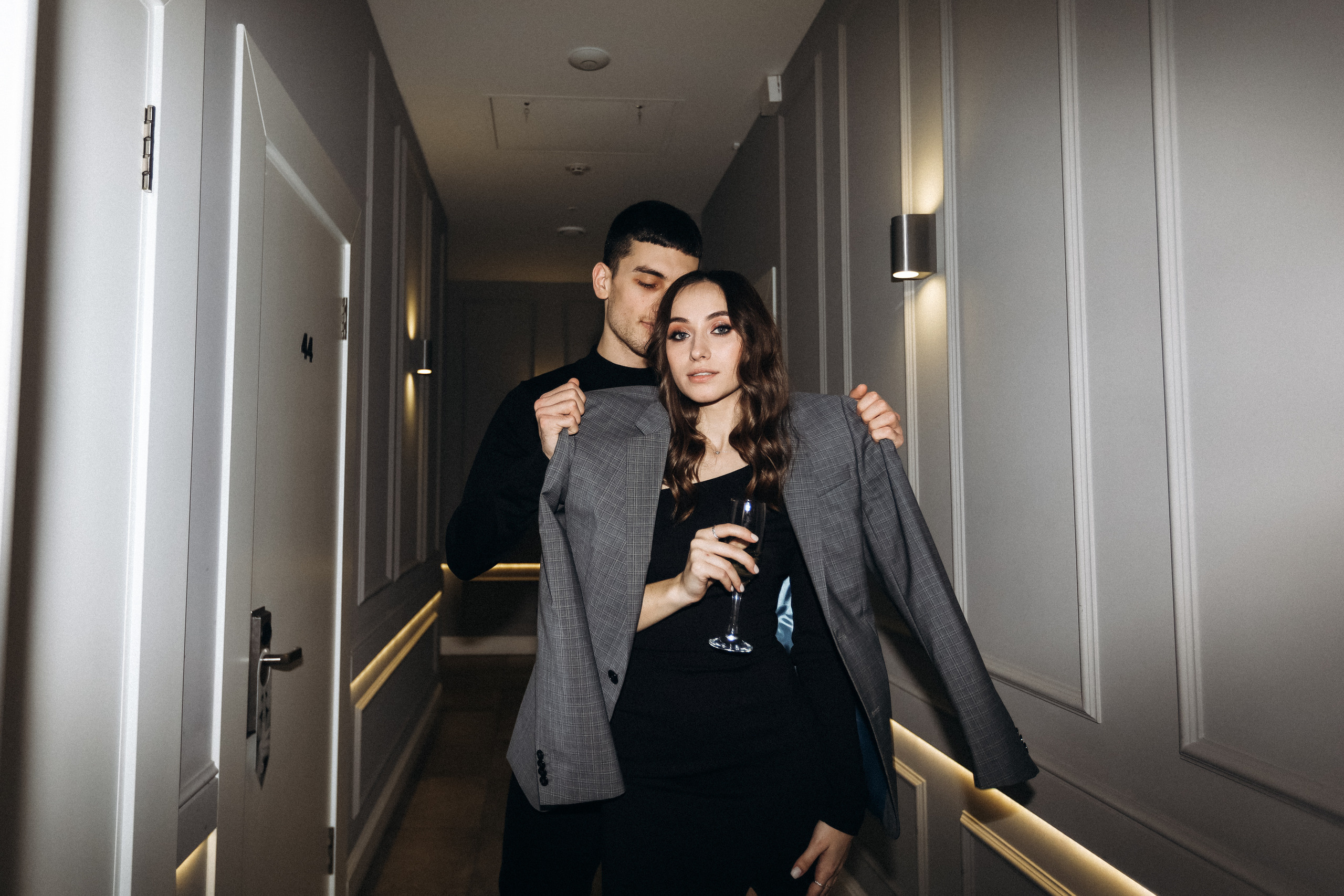 Love in the hotel. Wedding Photographer Toronto
