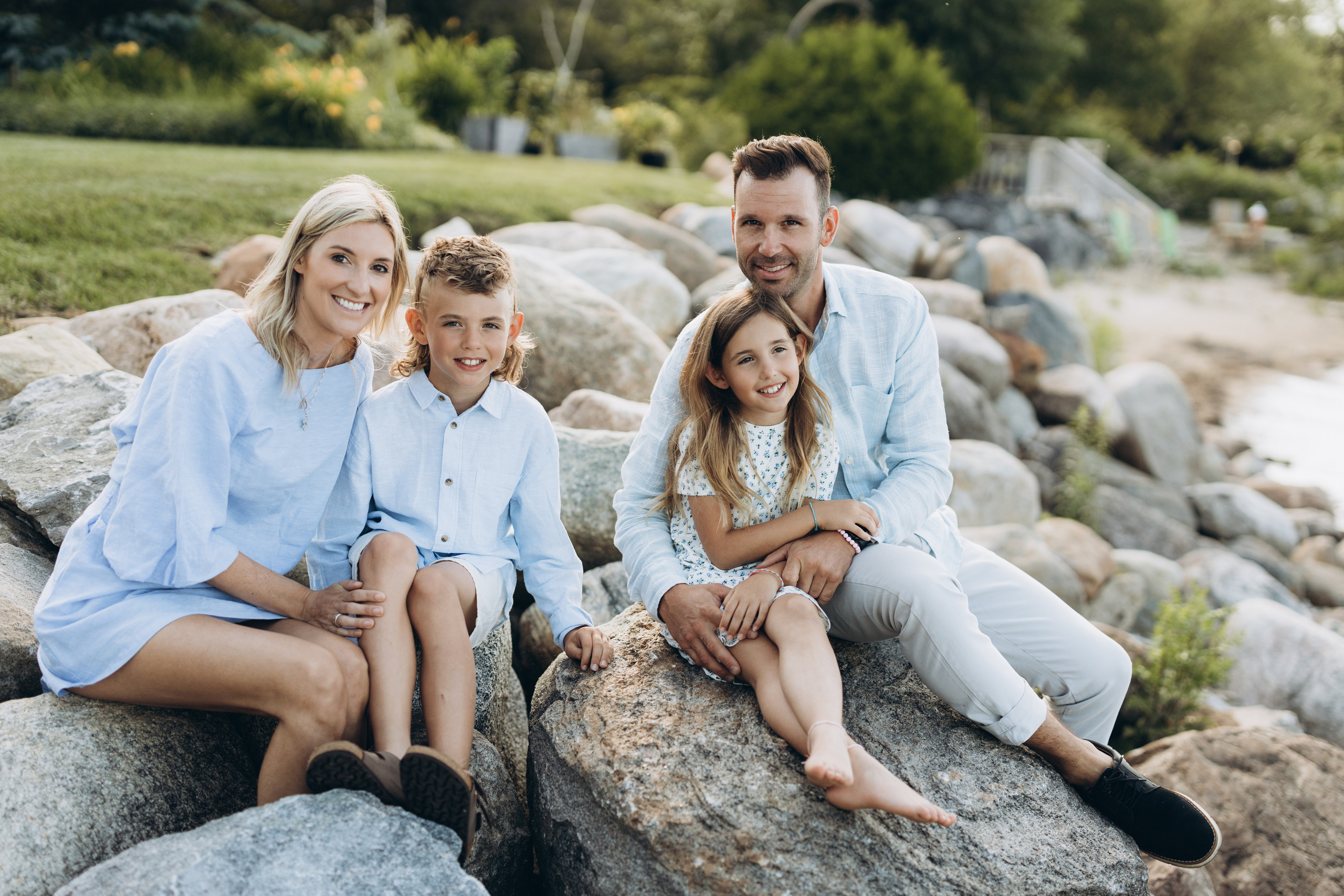 Family time. Wedding Photographer Toronto