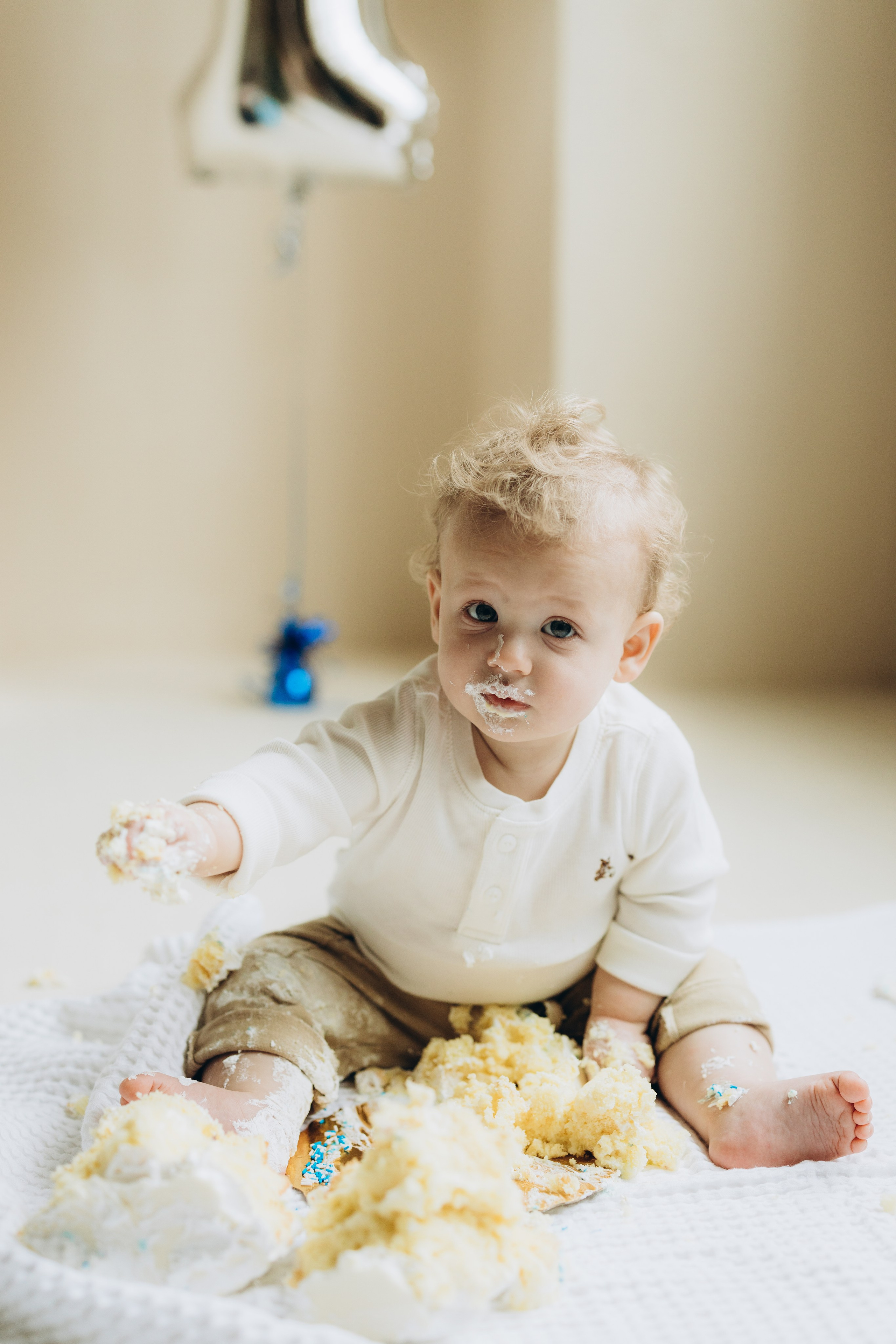 Cake smash. Wedding Photographer Toronto