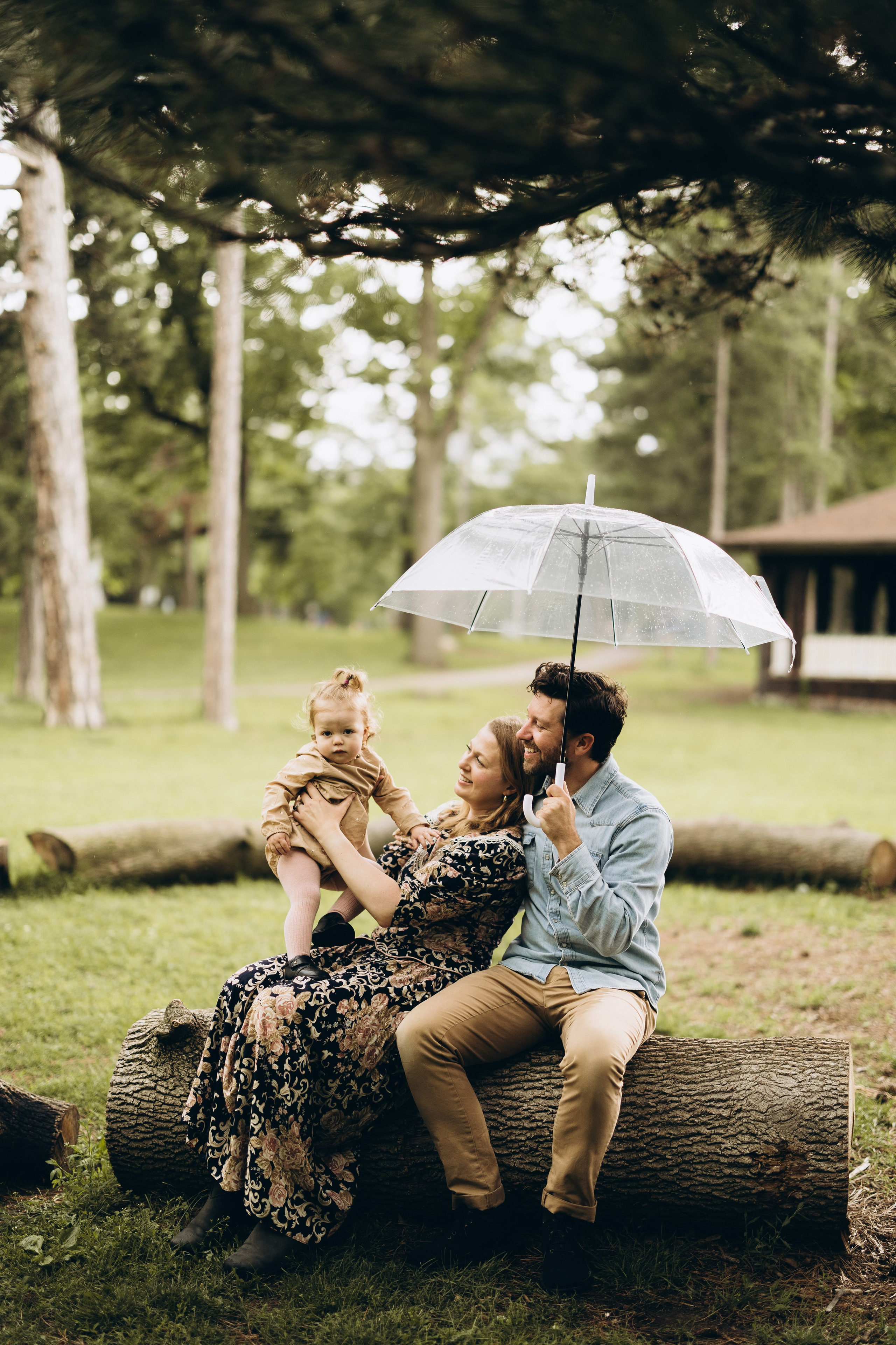 Under the rain. Wedding Photographer Toronto