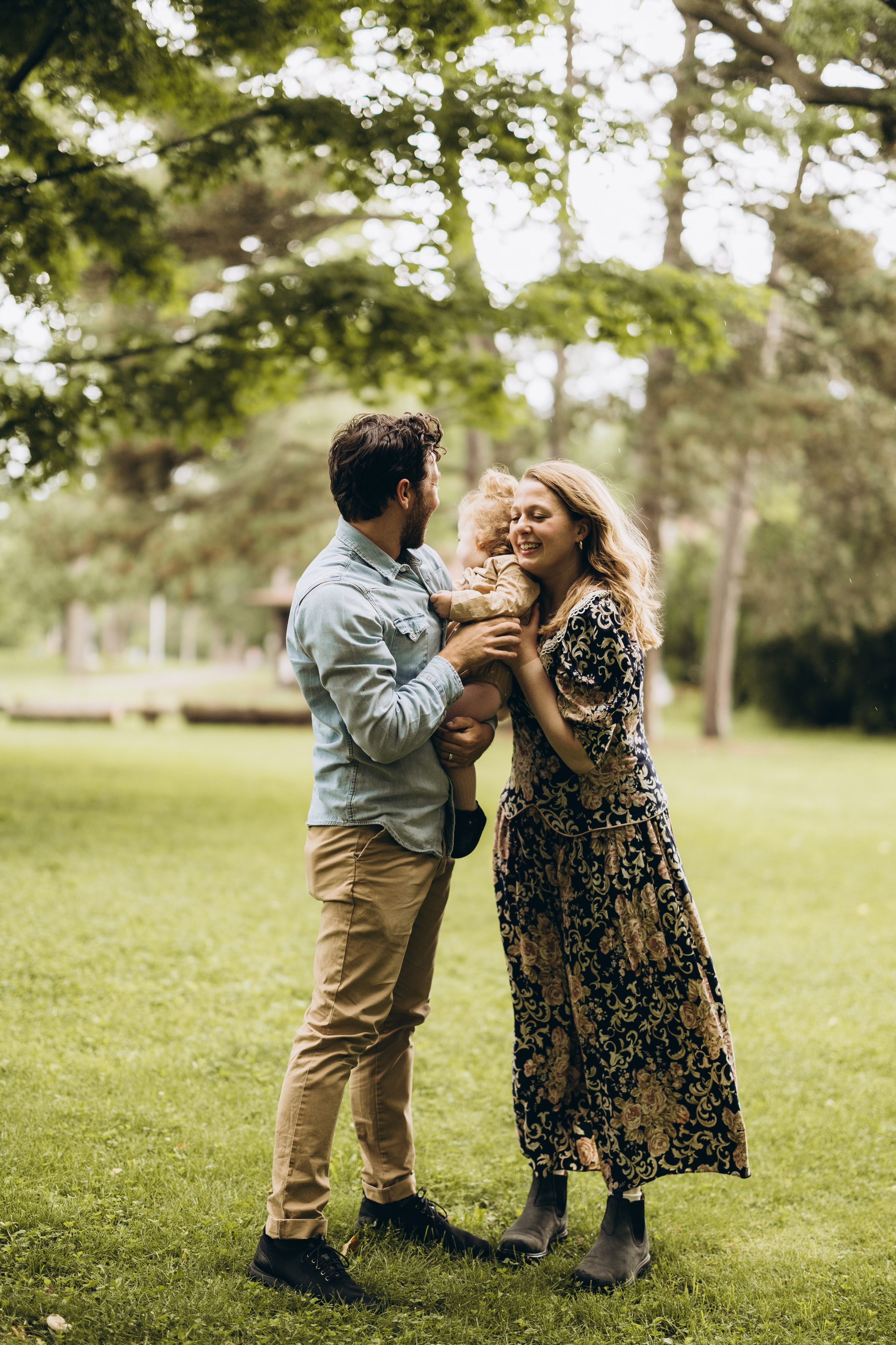Under the rain. Wedding Photographer Toronto