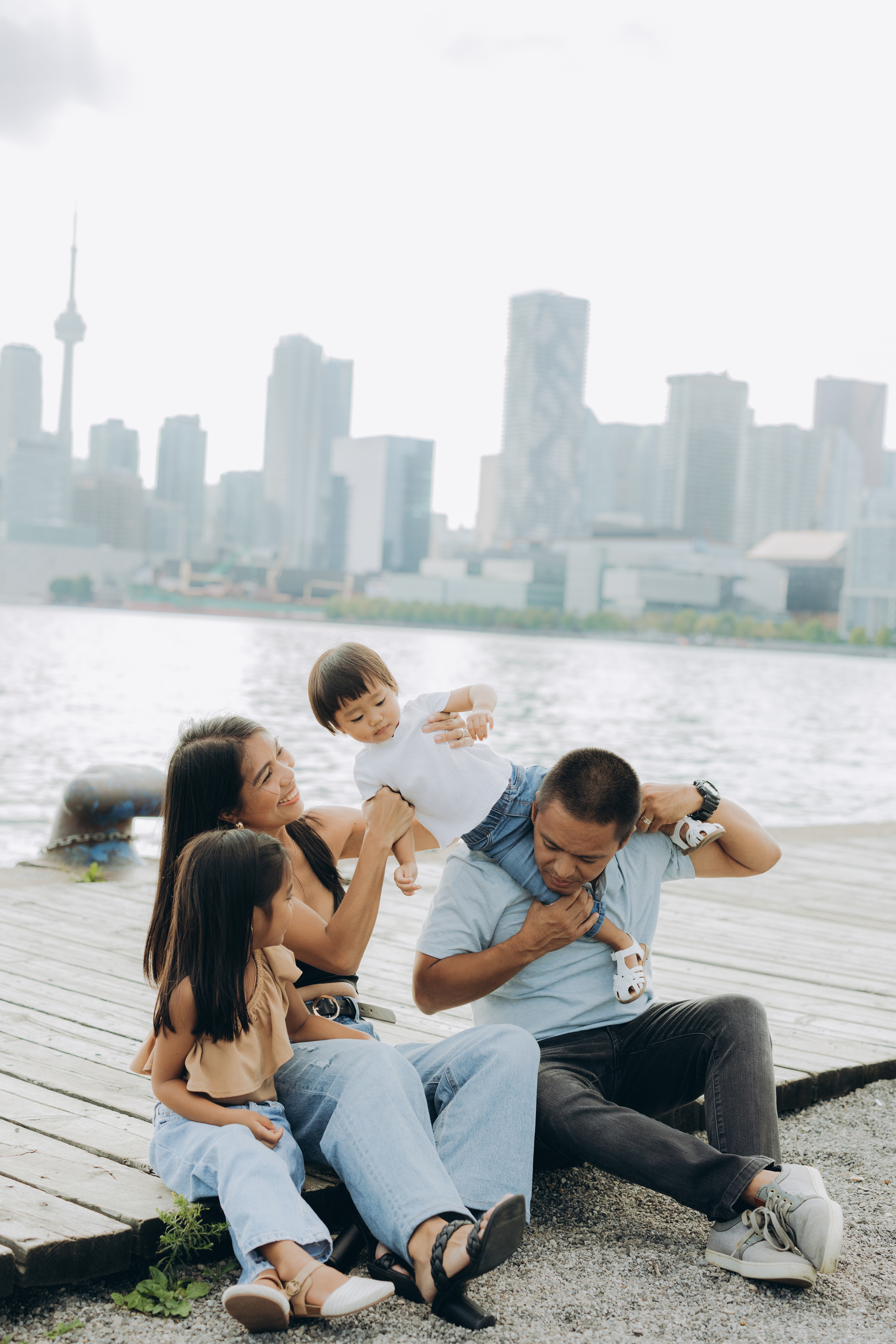Family session in Toronto. Wedding Photographer Toronto