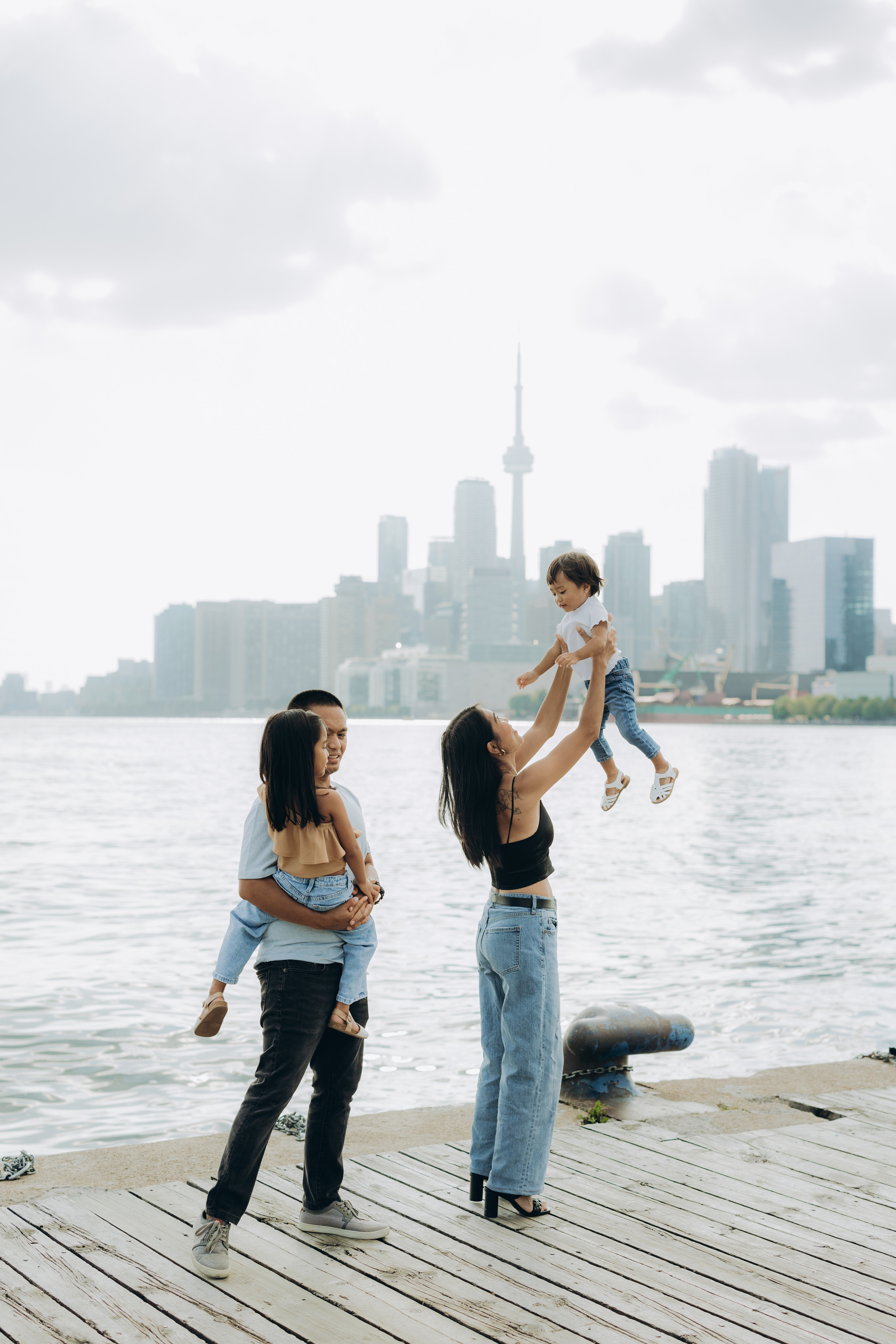 Family session in Toronto. Wedding Photographer Toronto