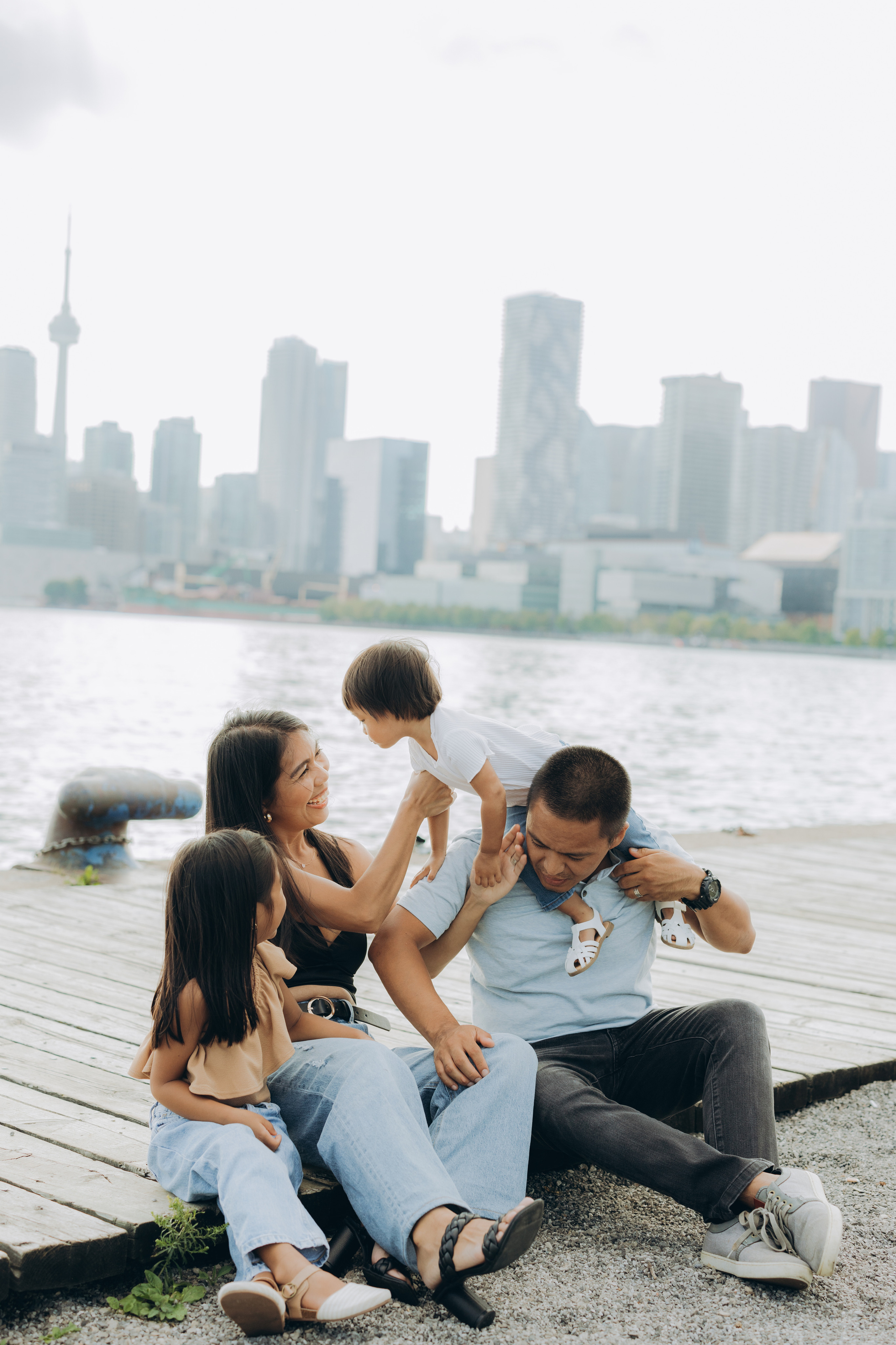 Family session in Toronto. Wedding Photographer Toronto