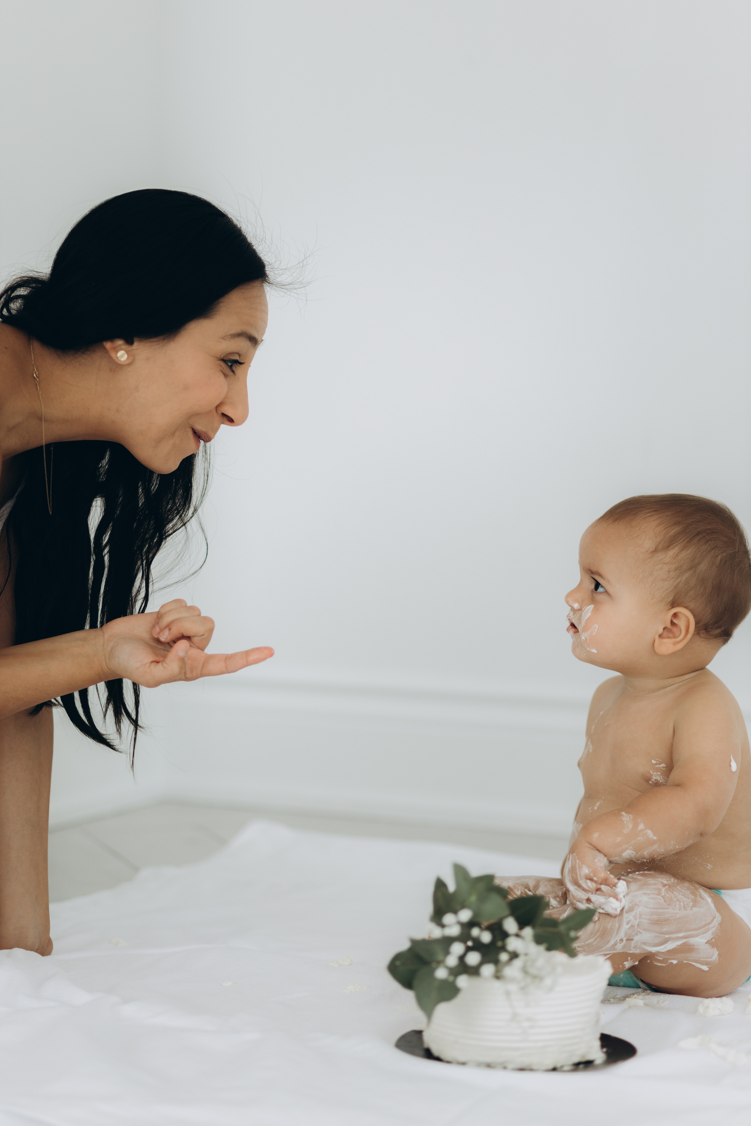 Cake smash. Wedding Photographer Toronto