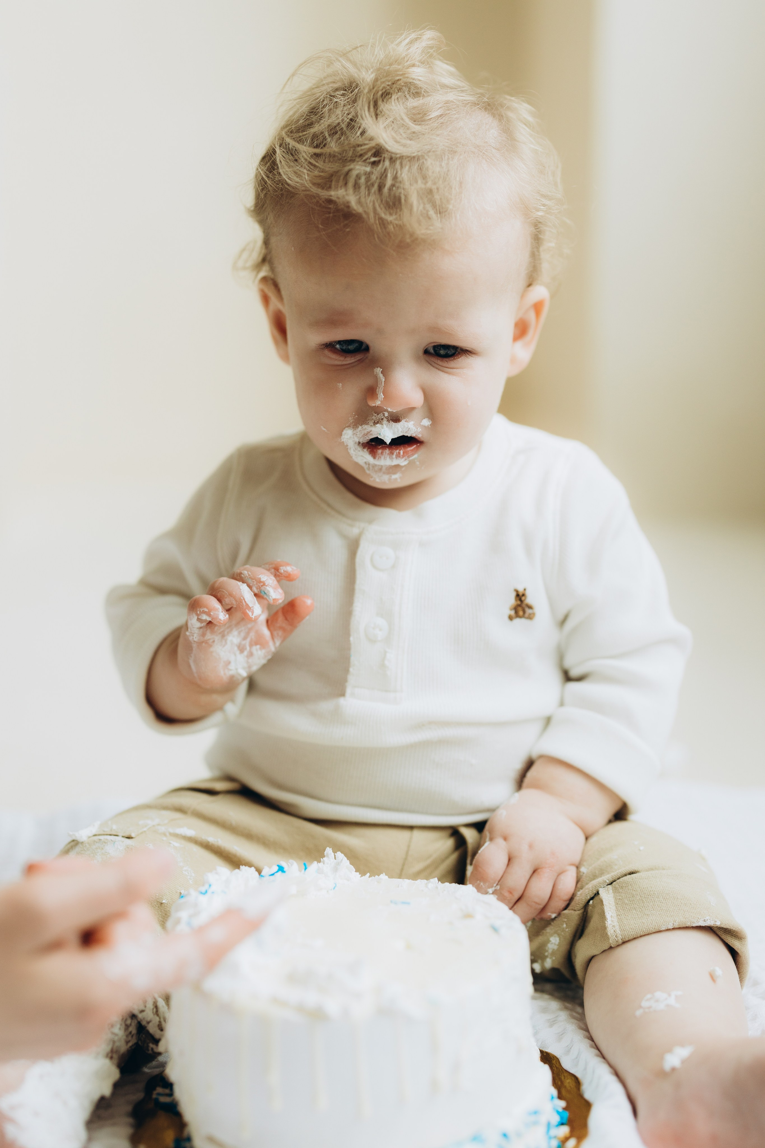 Cake smash. Wedding Photographer Toronto