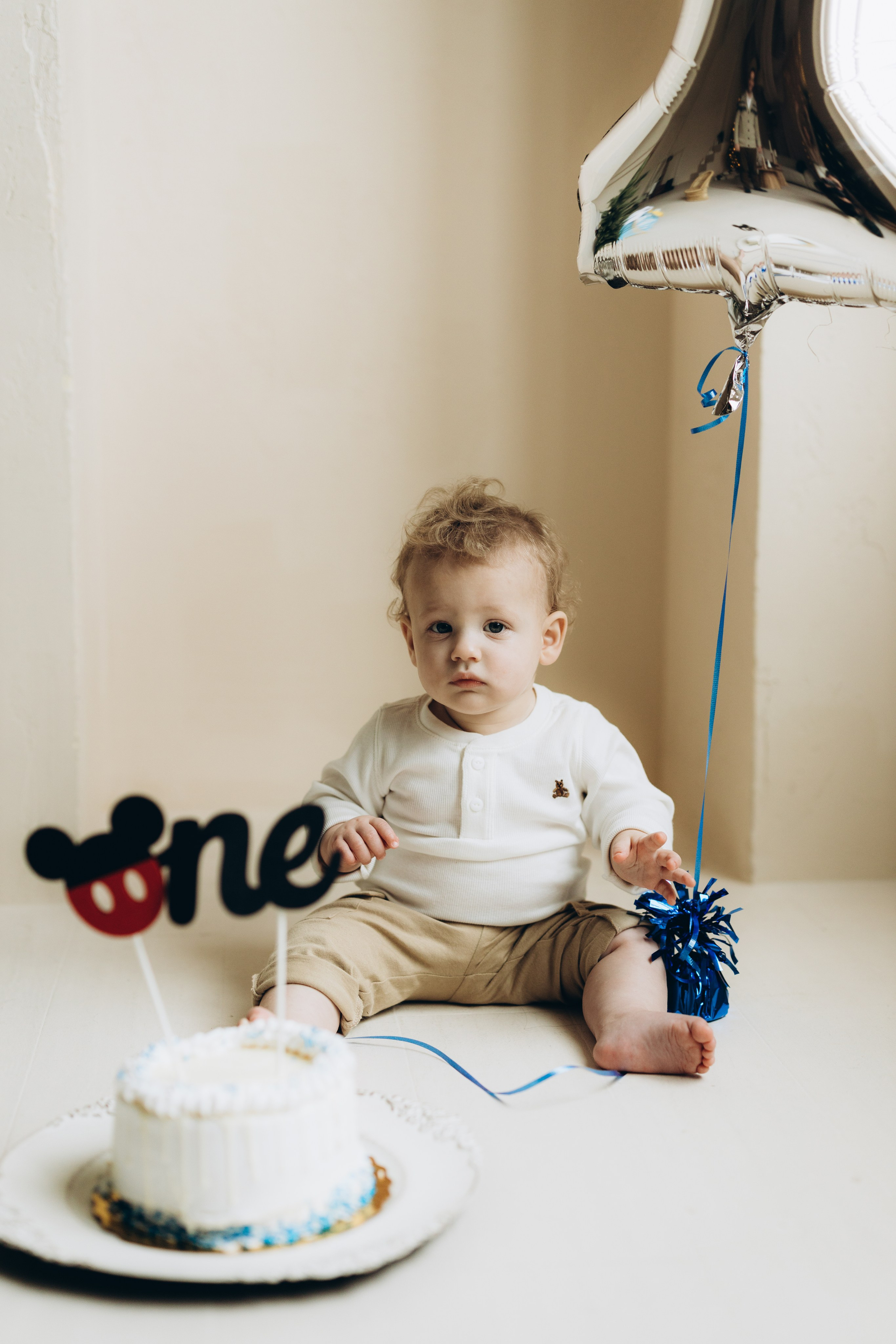 Cake smash. Wedding Photographer Toronto