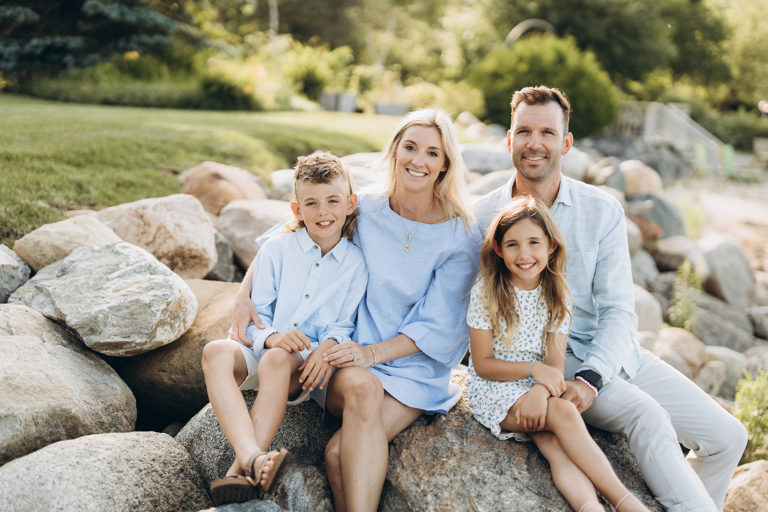 Family time. Wedding Photographer Toronto