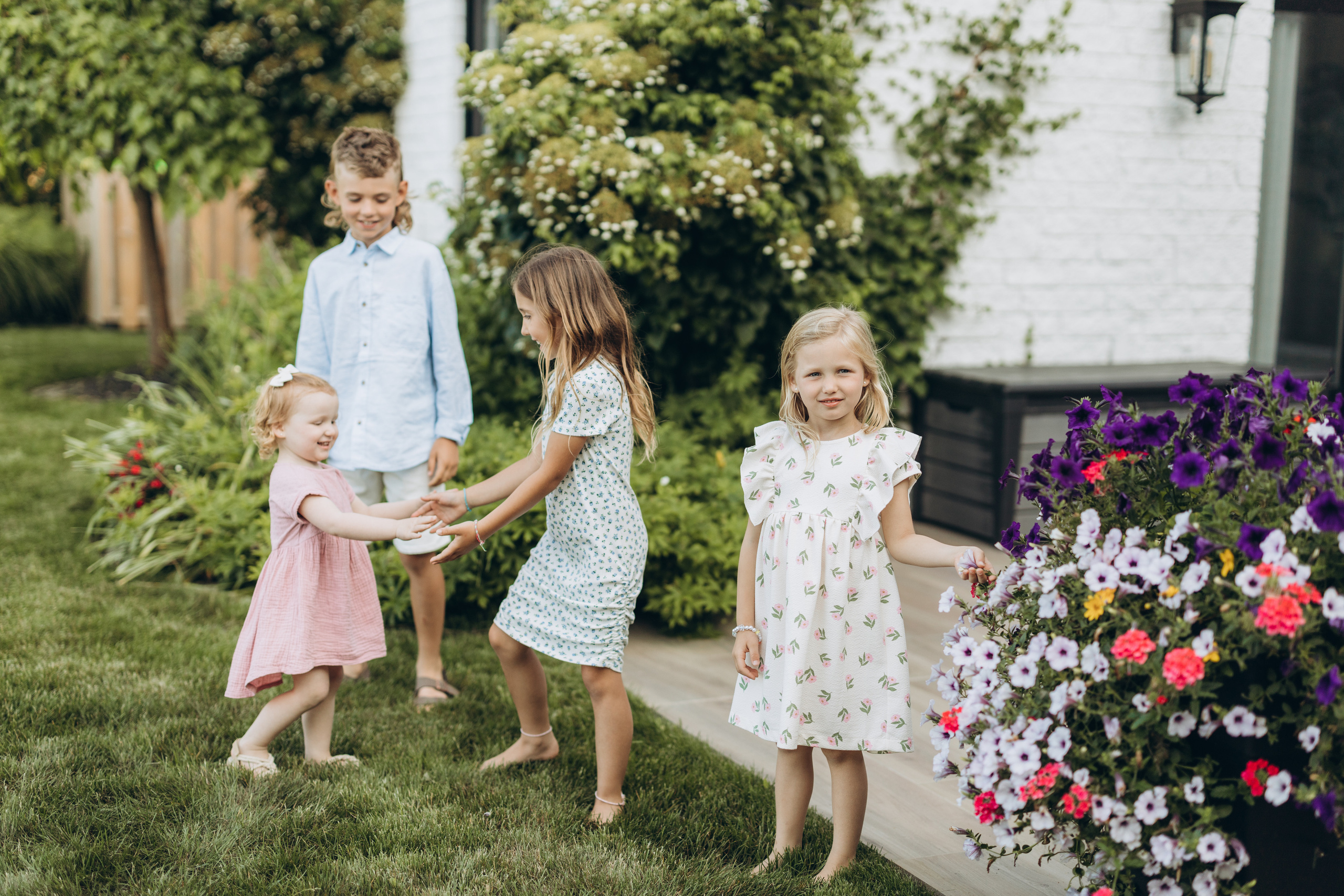Family time. Wedding Photographer Toronto