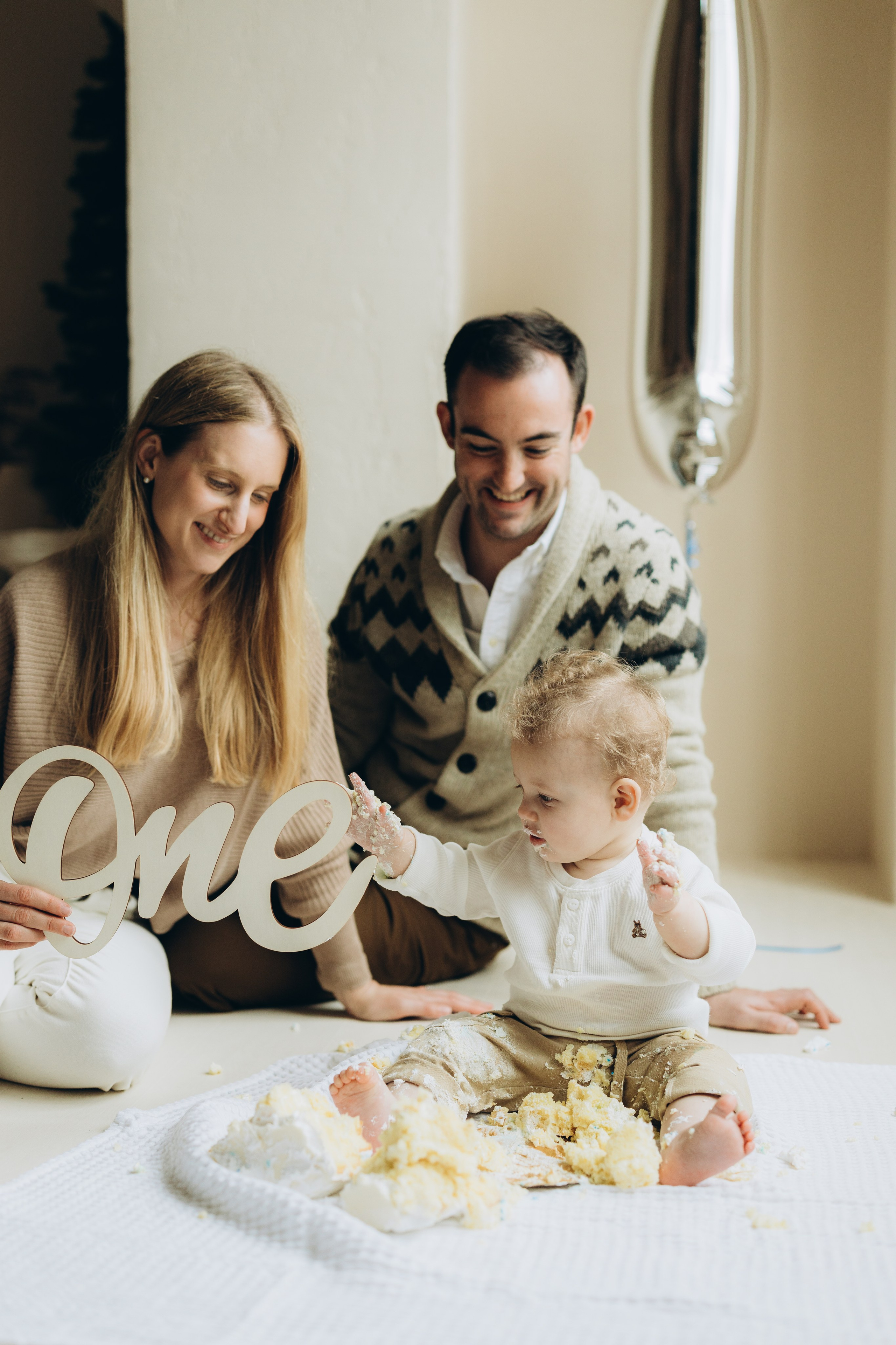 Cake smash. Wedding Photographer Toronto