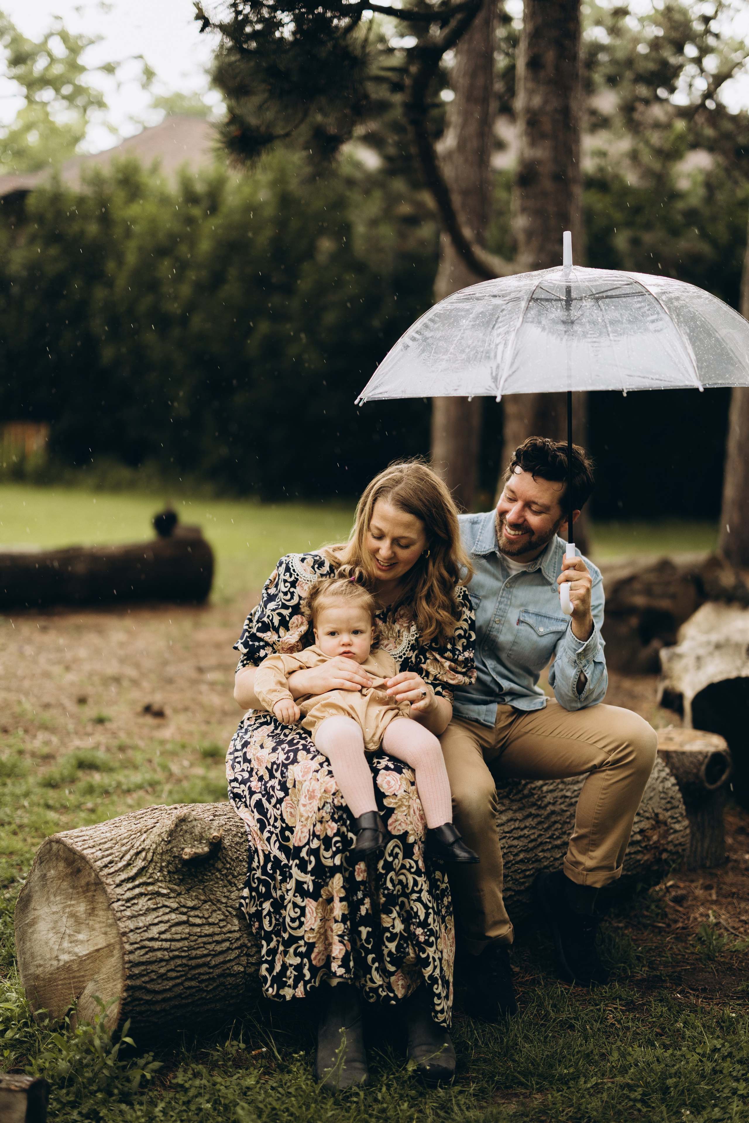 Under the rain. Wedding Photographer Toronto