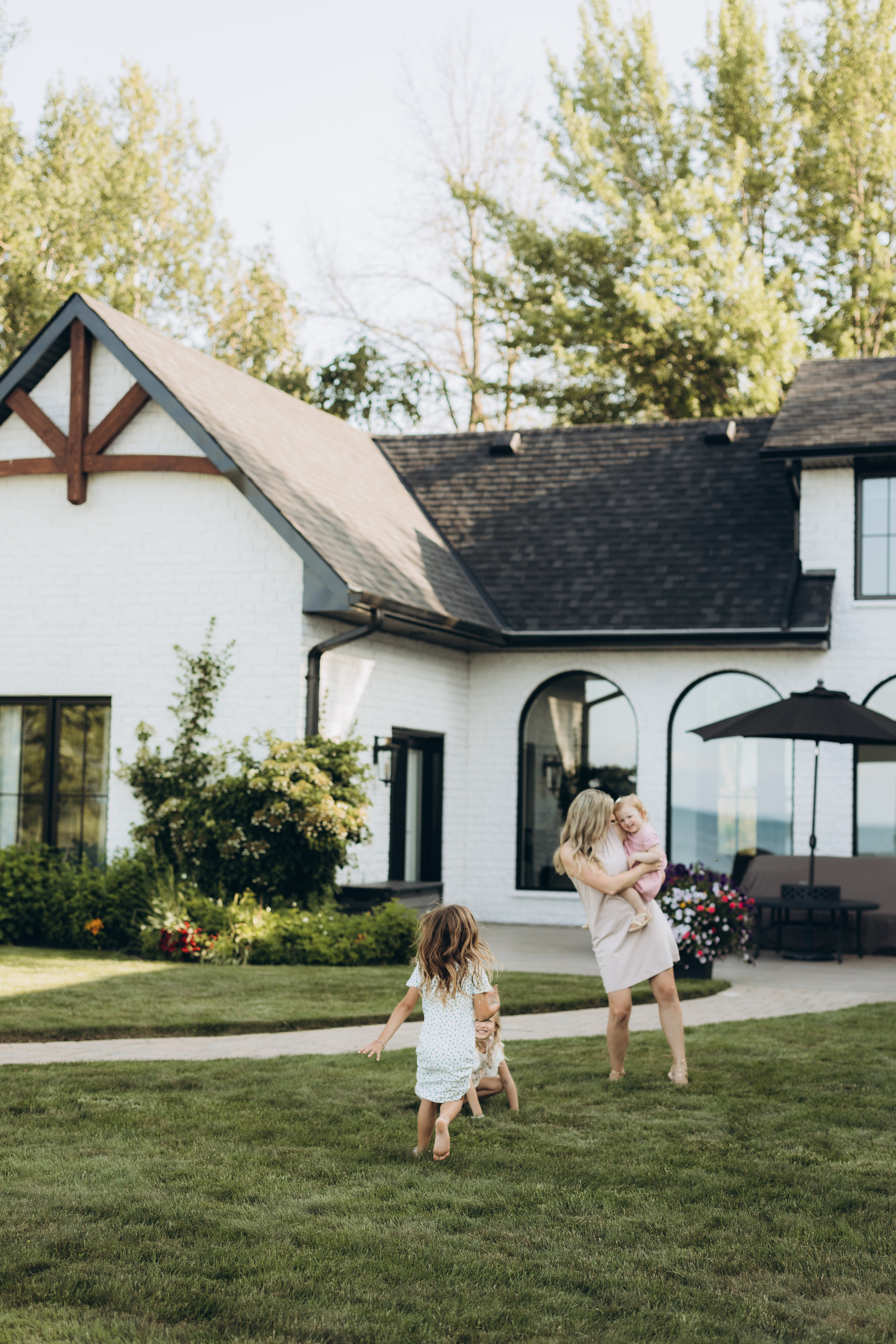 Family time. Wedding Photographer Toronto