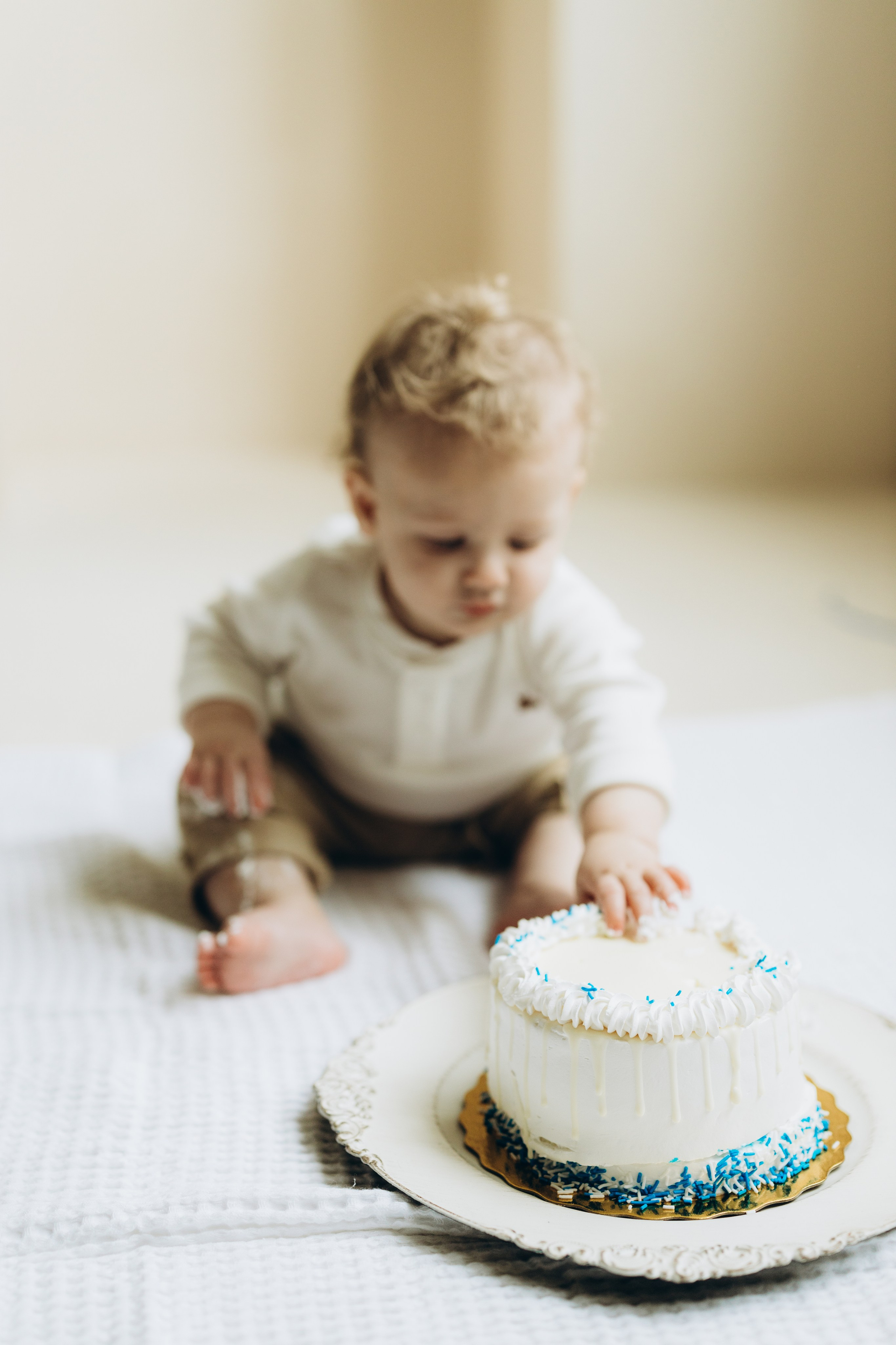 Cake smash. Wedding Photographer Toronto