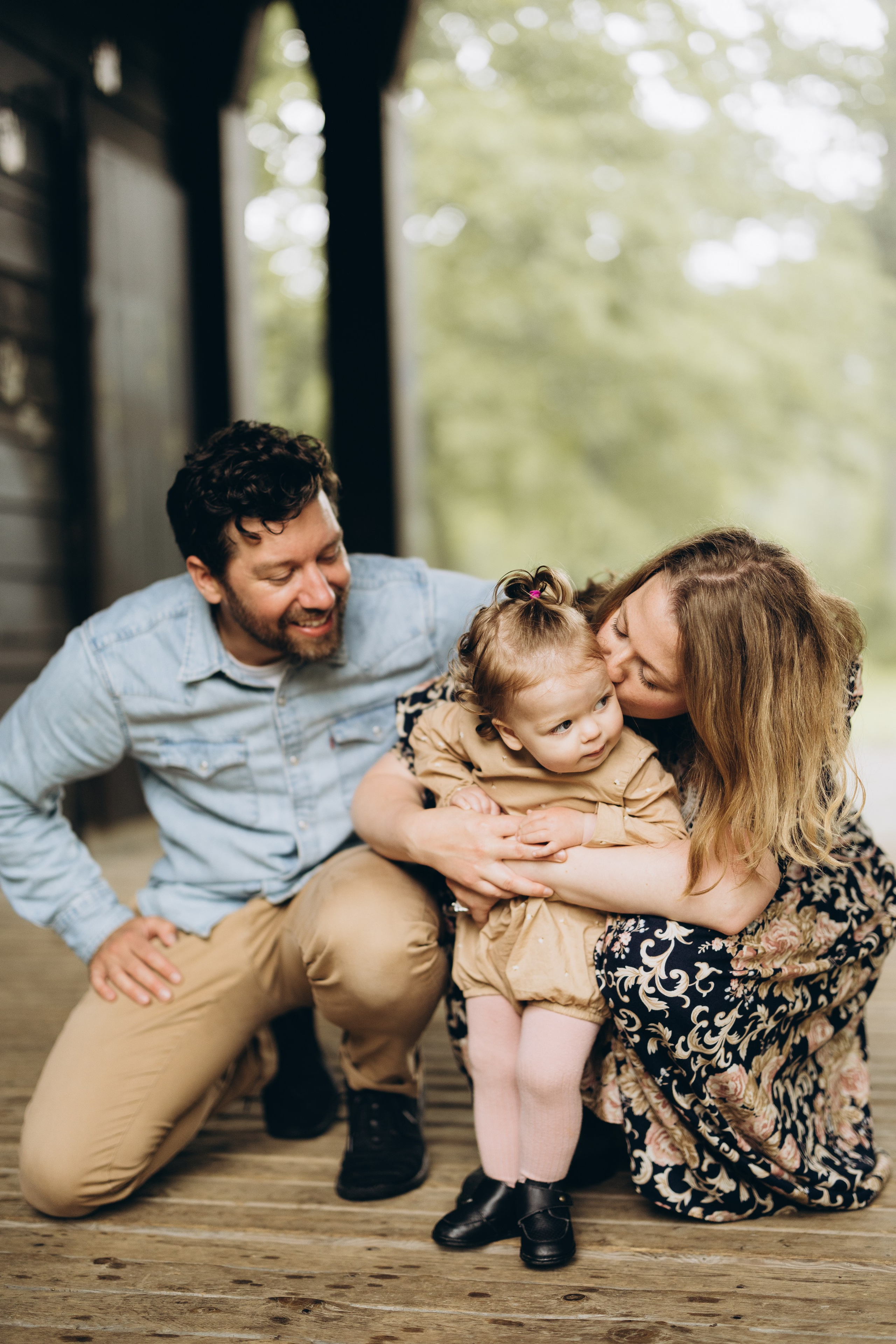 Under the rain. Wedding Photographer Toronto