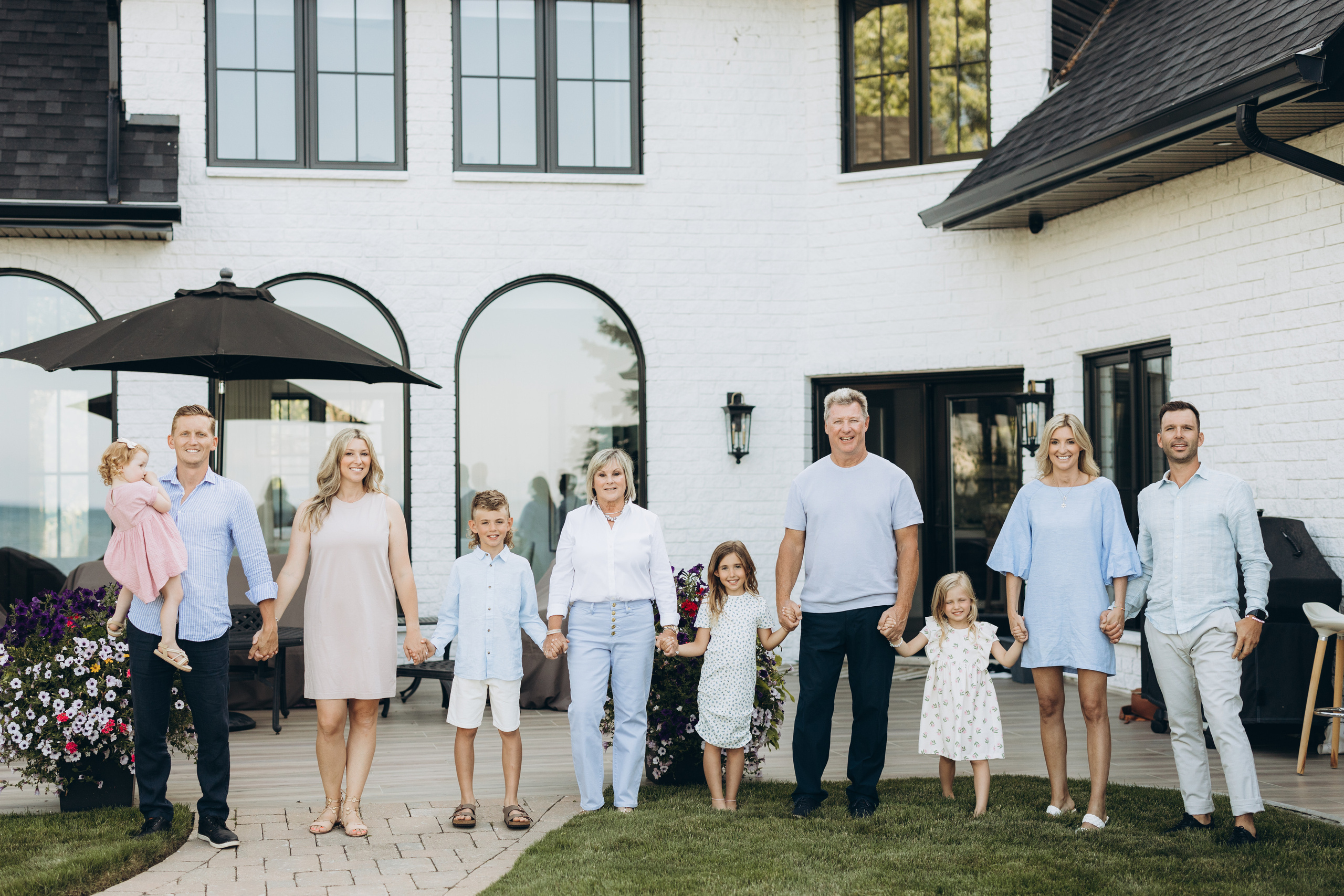 Family time. Wedding Photographer Toronto