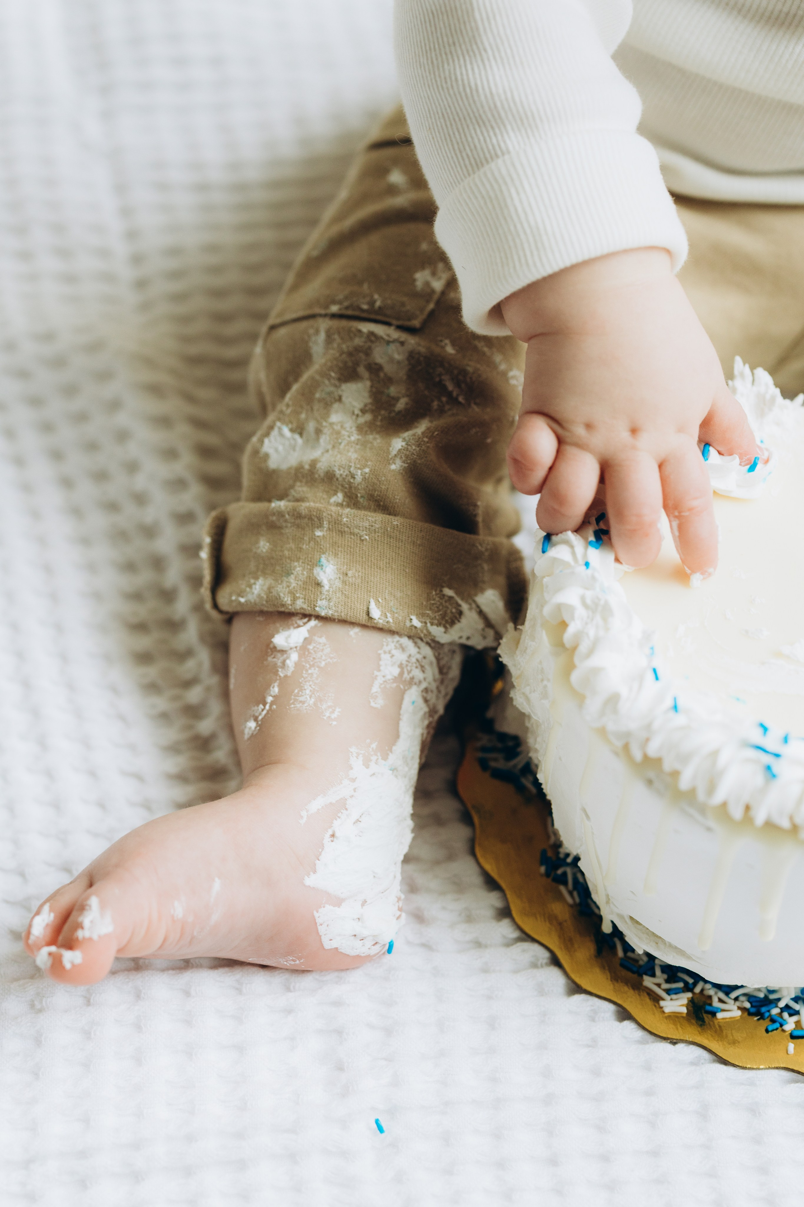 Cake smash. Wedding Photographer Toronto