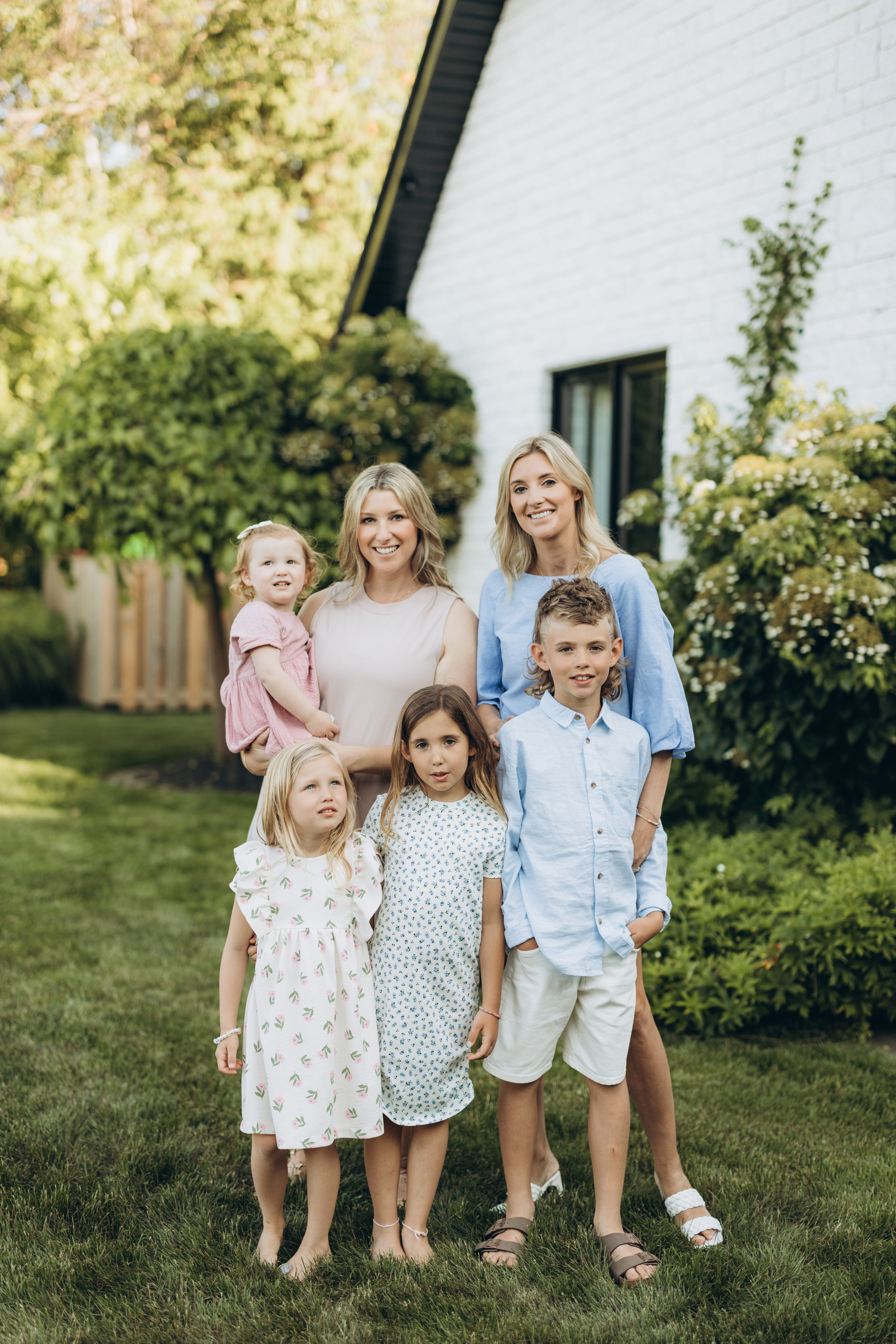 Family time. Wedding Photographer Toronto