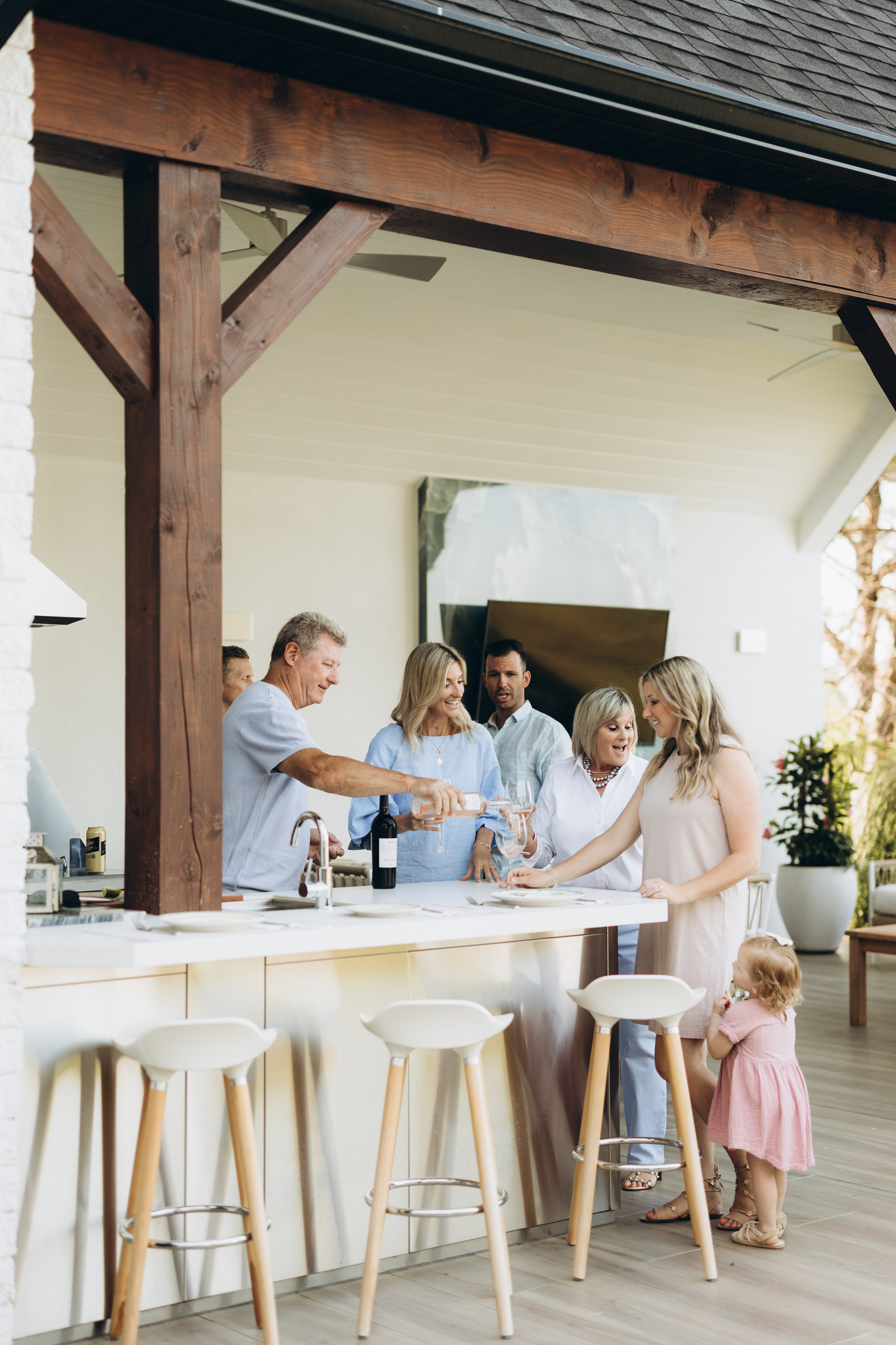 Family time. Wedding Photographer Toronto