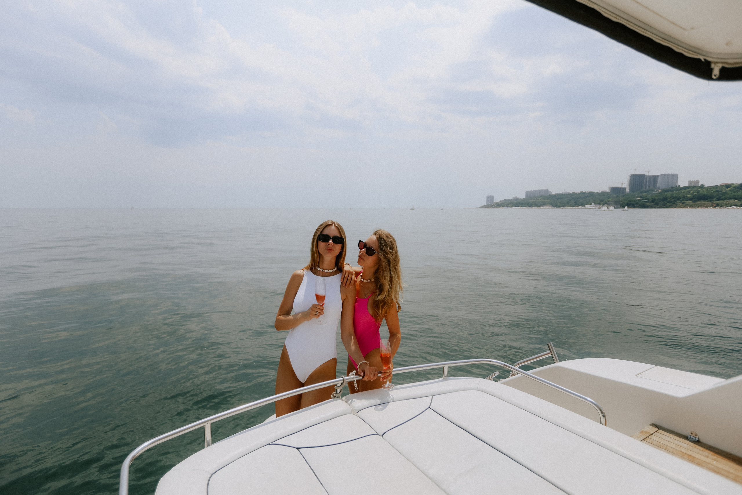 Yacht party. Wedding Photographer Toronto