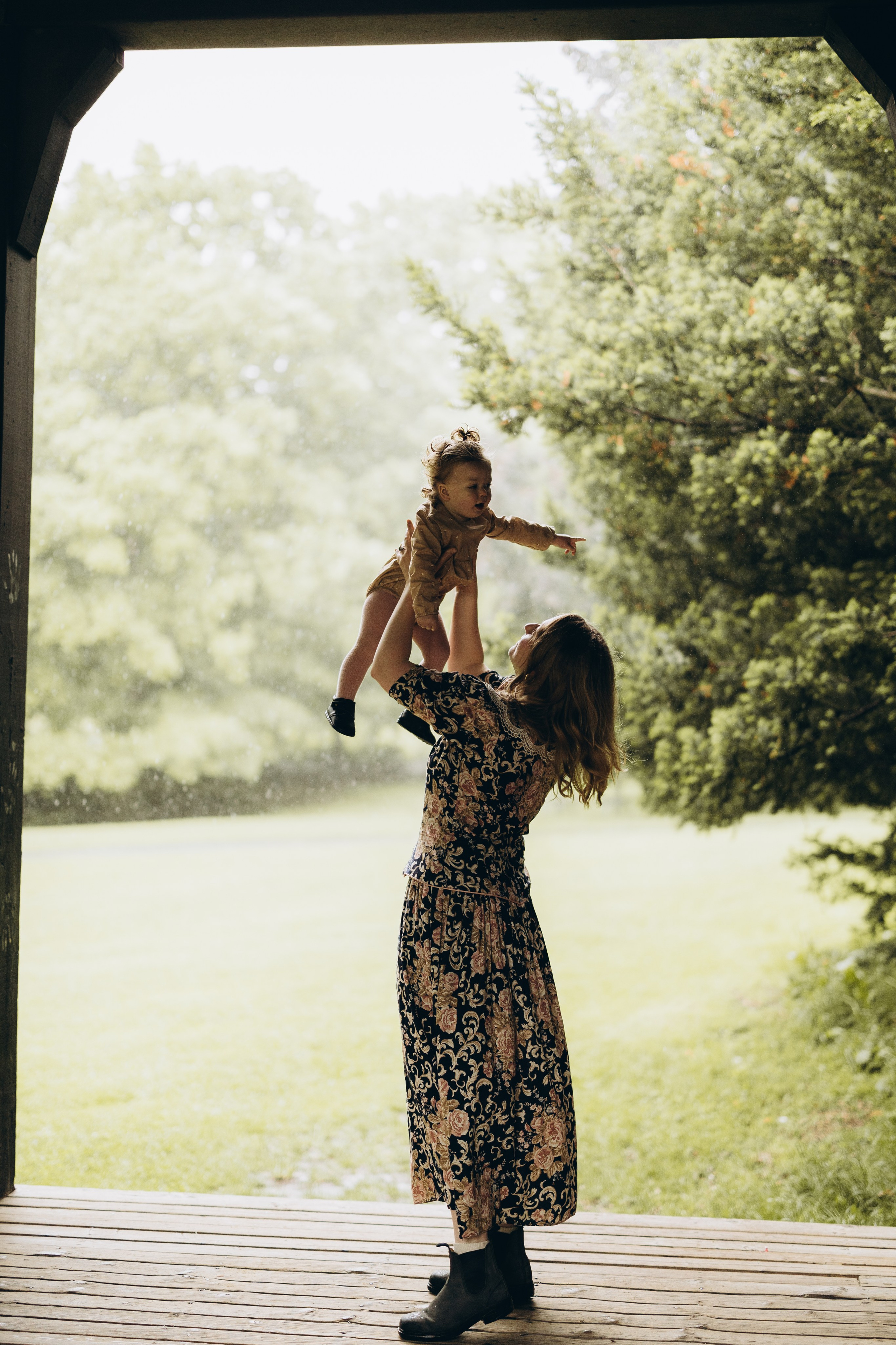 Under the rain. Wedding Photographer Toronto