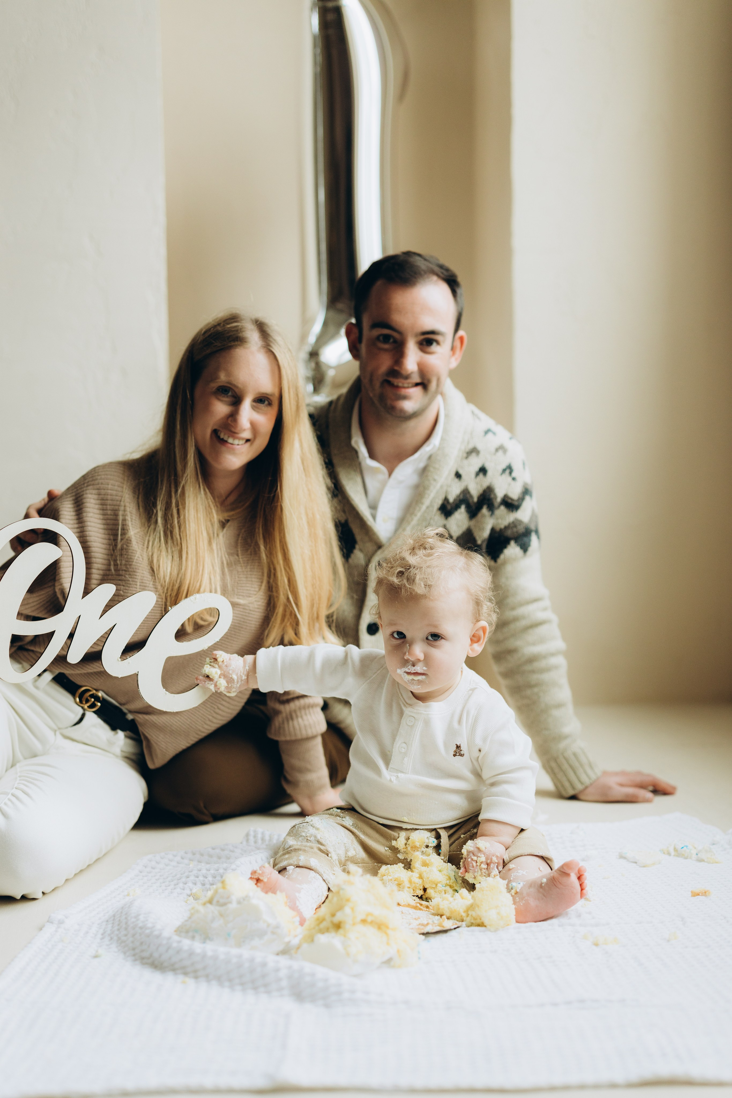 Cake smash. Wedding Photographer Toronto