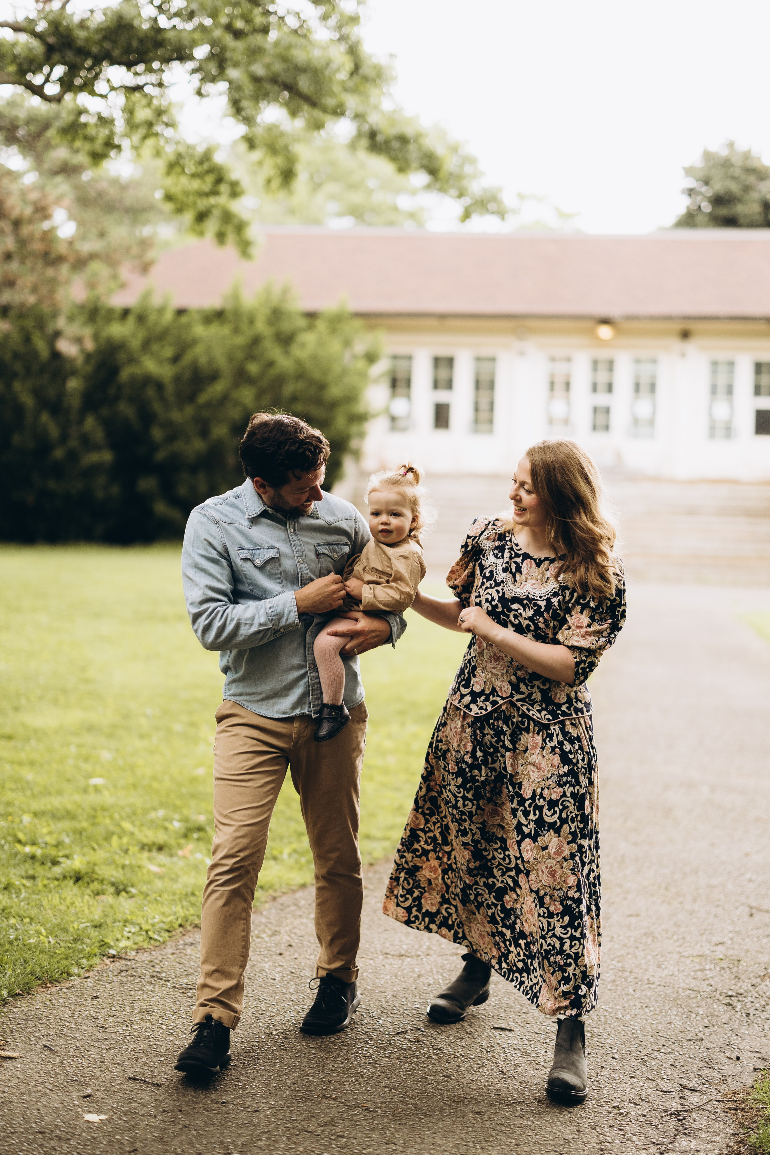 Under the rain. Wedding Photographer Toronto