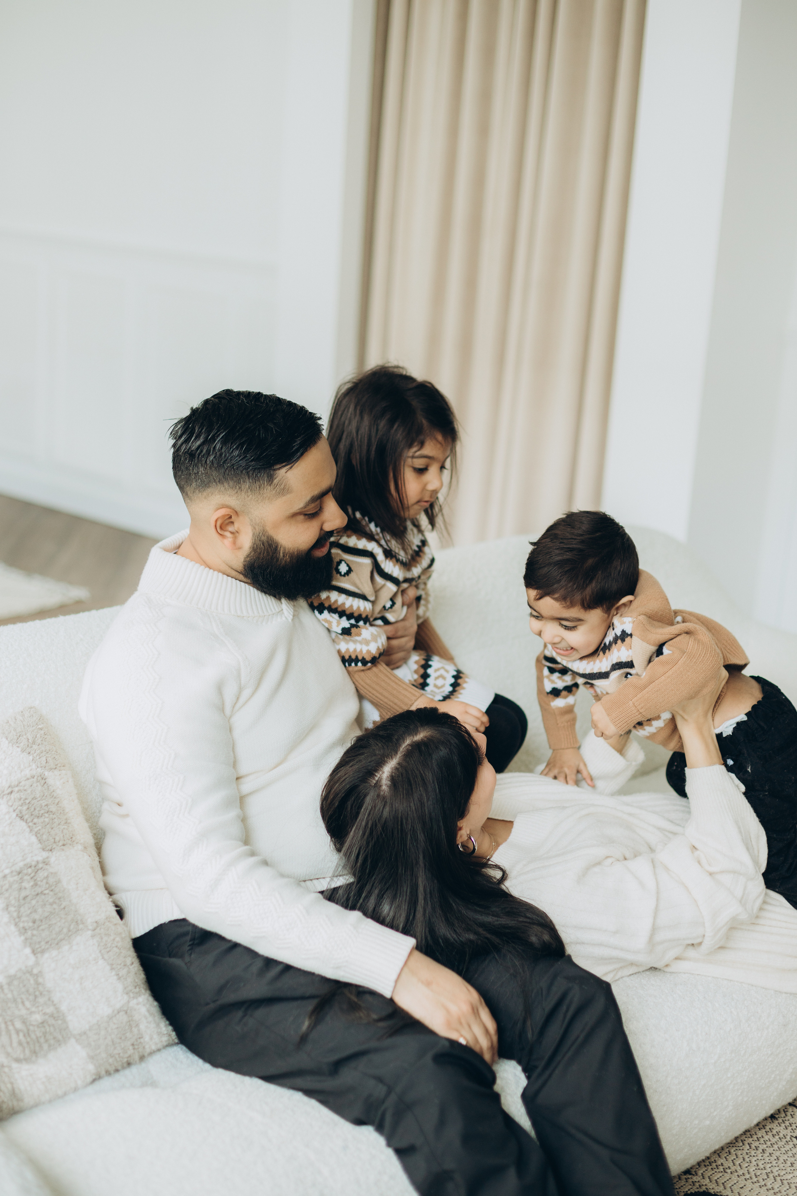 Family session. Wedding Photographer Toronto
