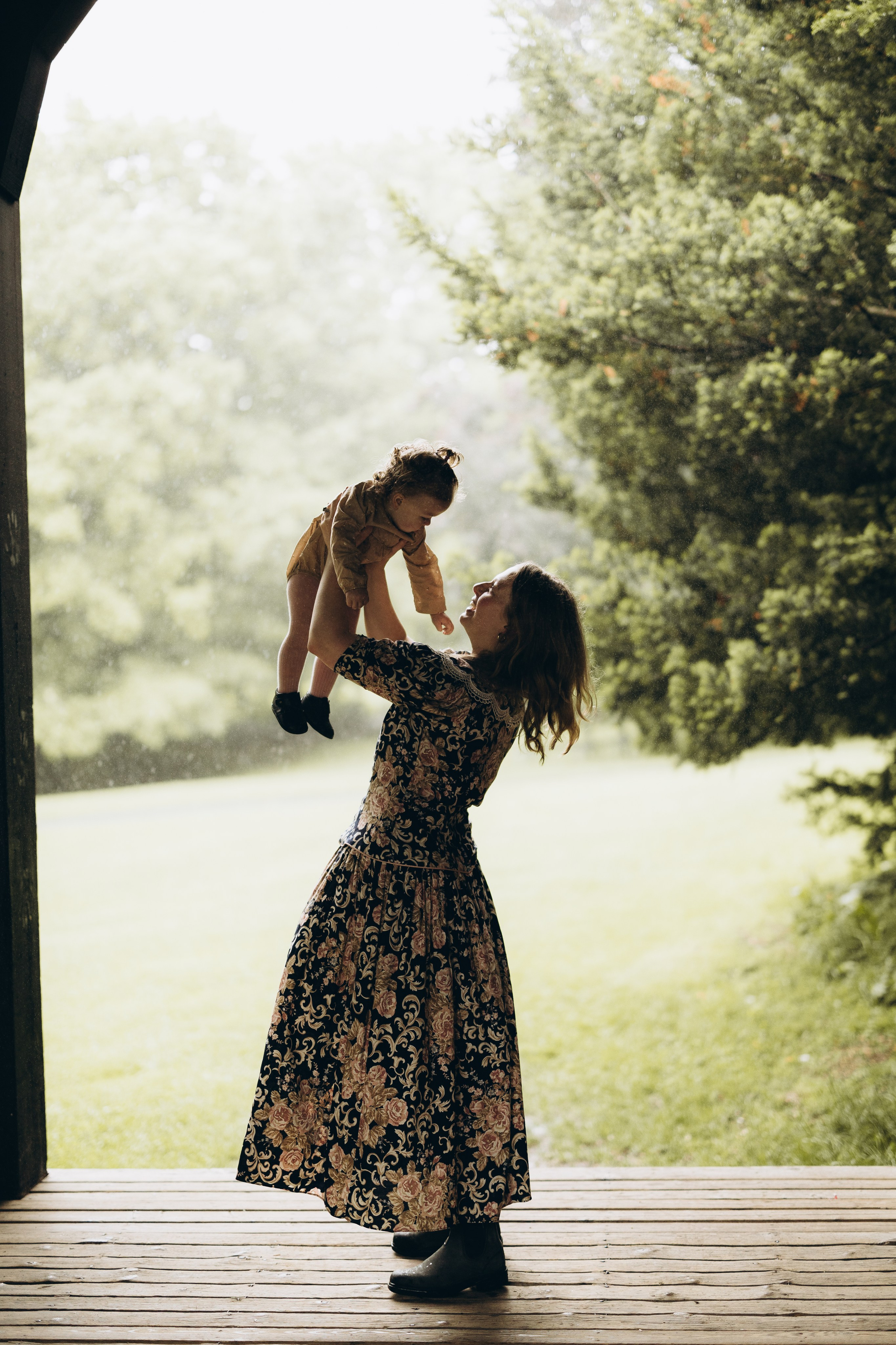 Under the rain. Wedding Photographer Toronto