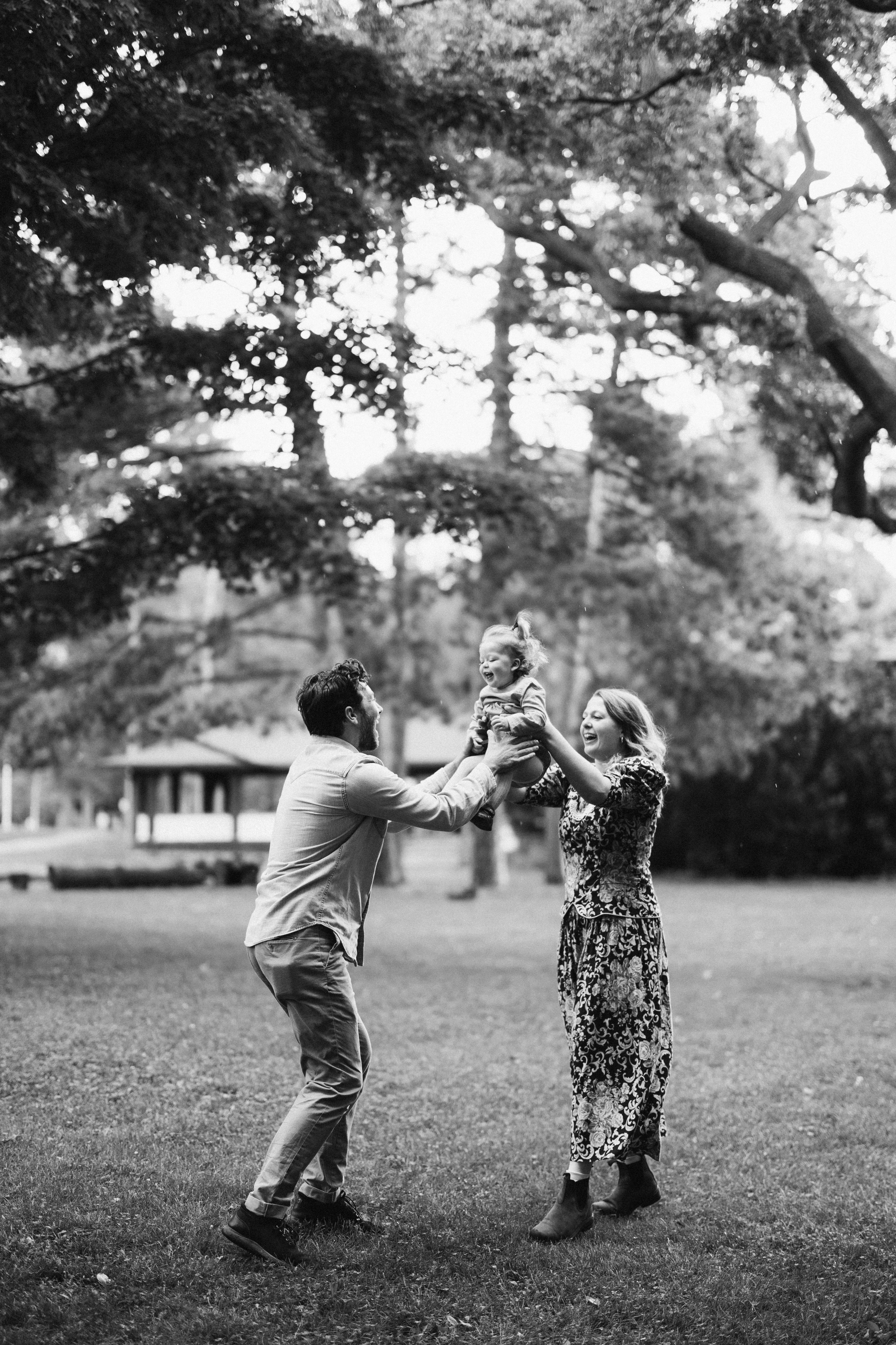 Under the rain. Wedding Photographer Toronto