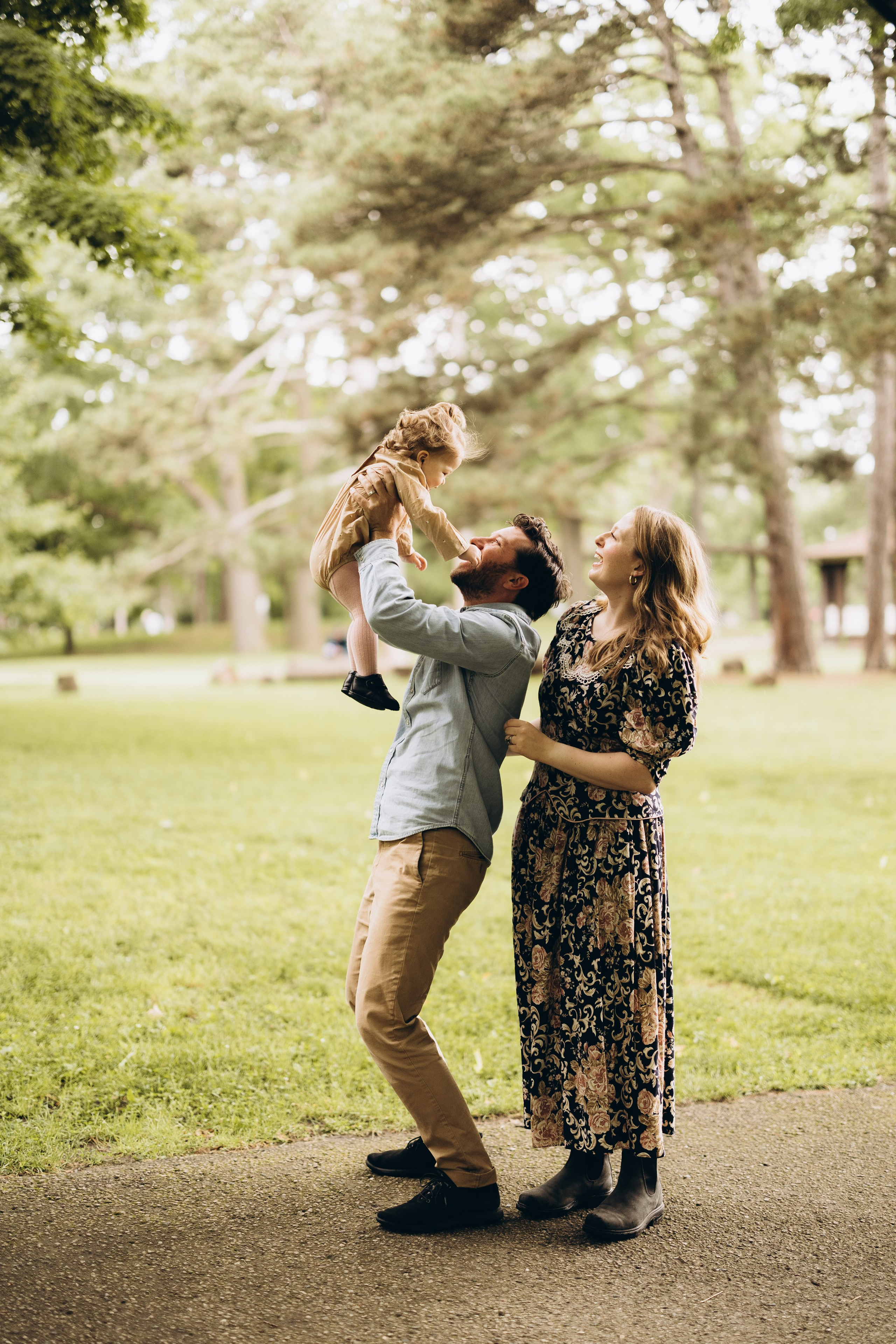 Under the rain. Wedding Photographer Toronto