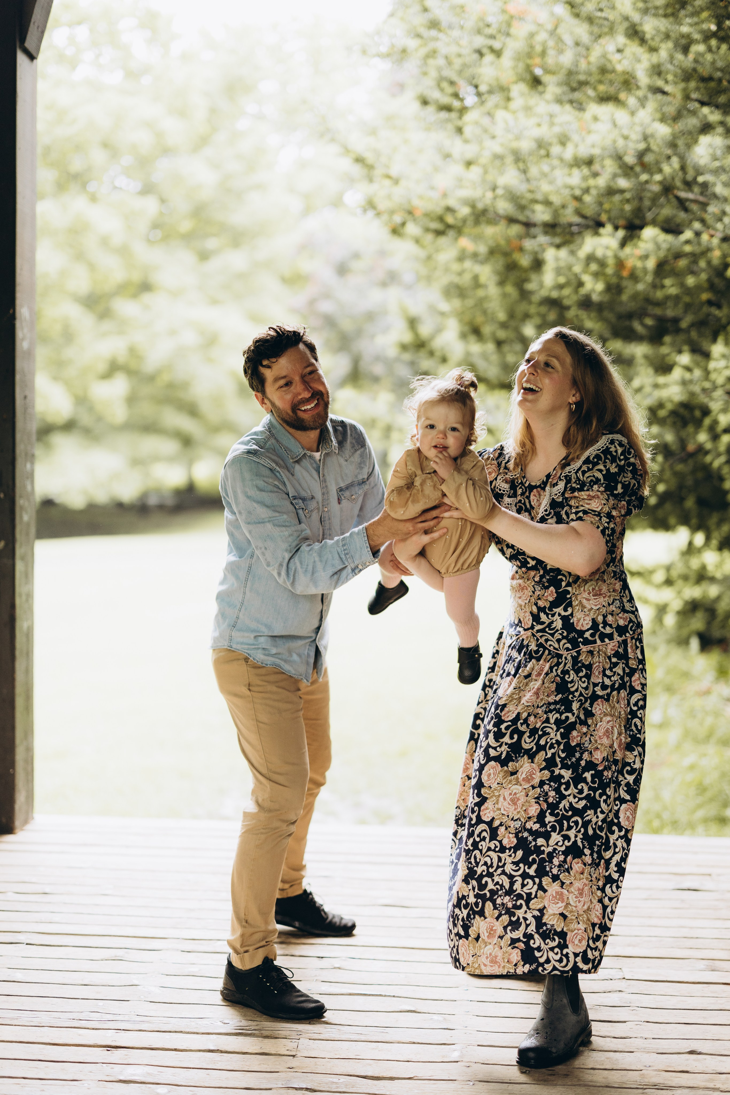 Under the rain. Wedding Photographer Toronto